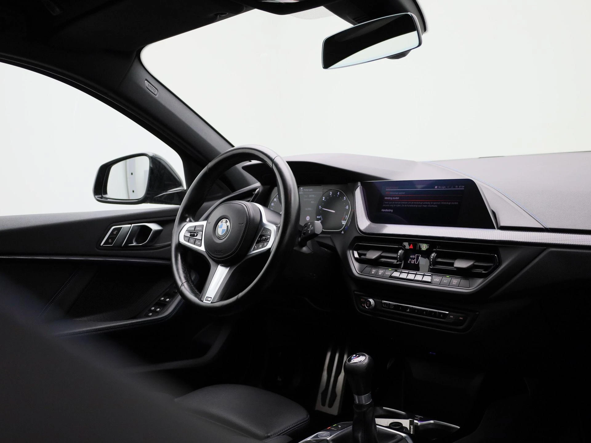 BMW-1 Reeks-image-33