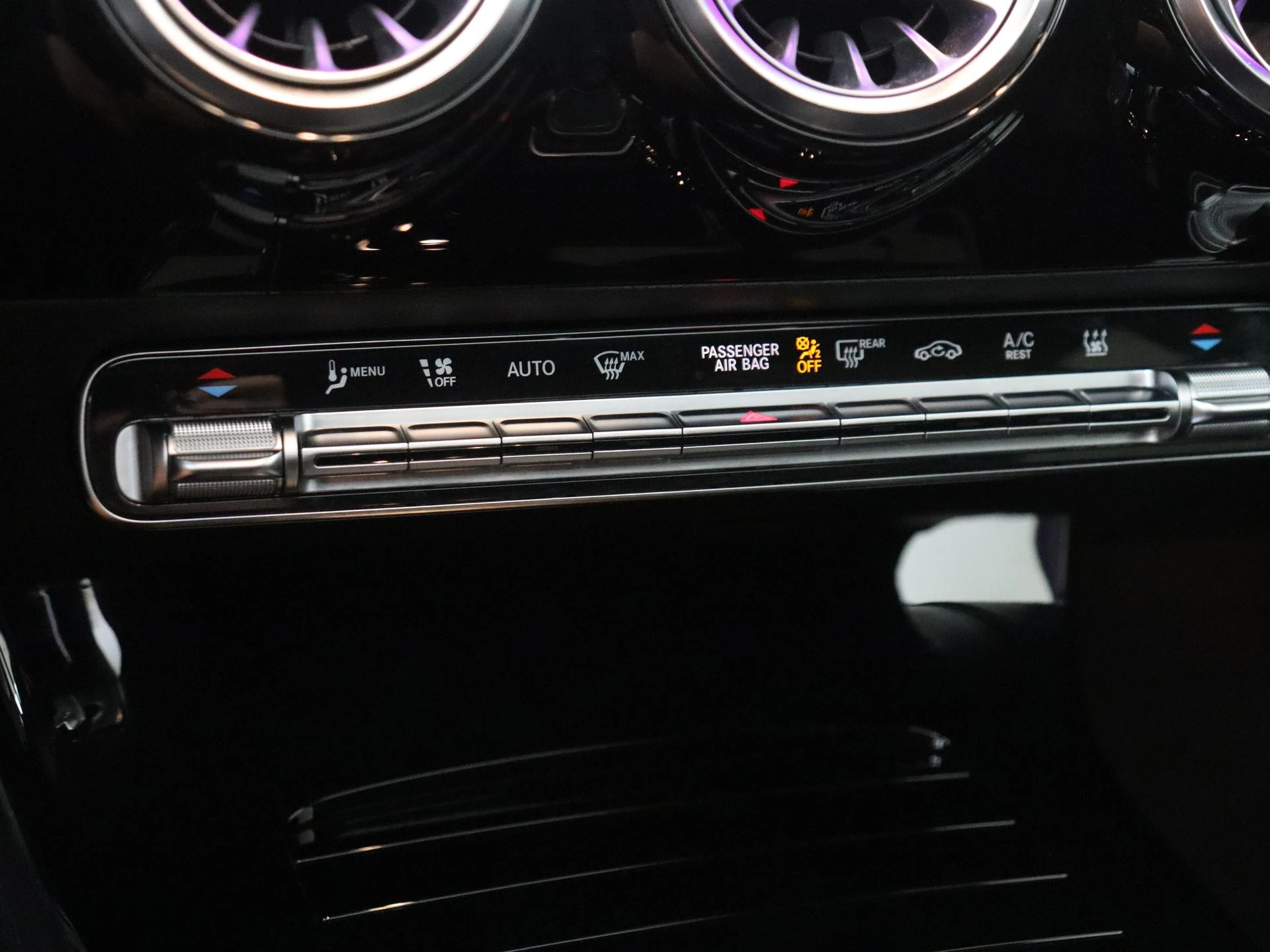Mercedes-Benz CLA 250 e Premium Plus