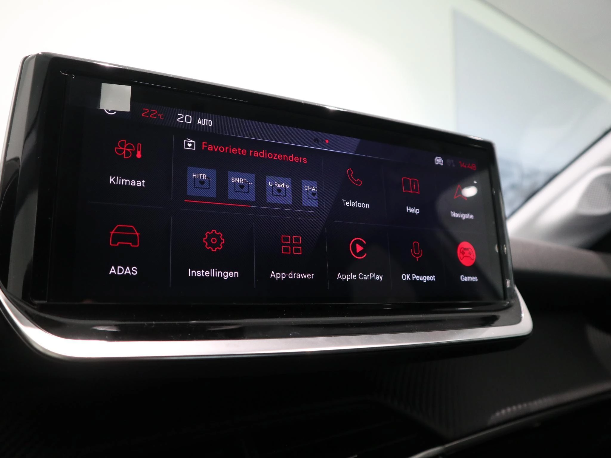 Peugeot 208 Allure Hybrid 110 e-DCS8