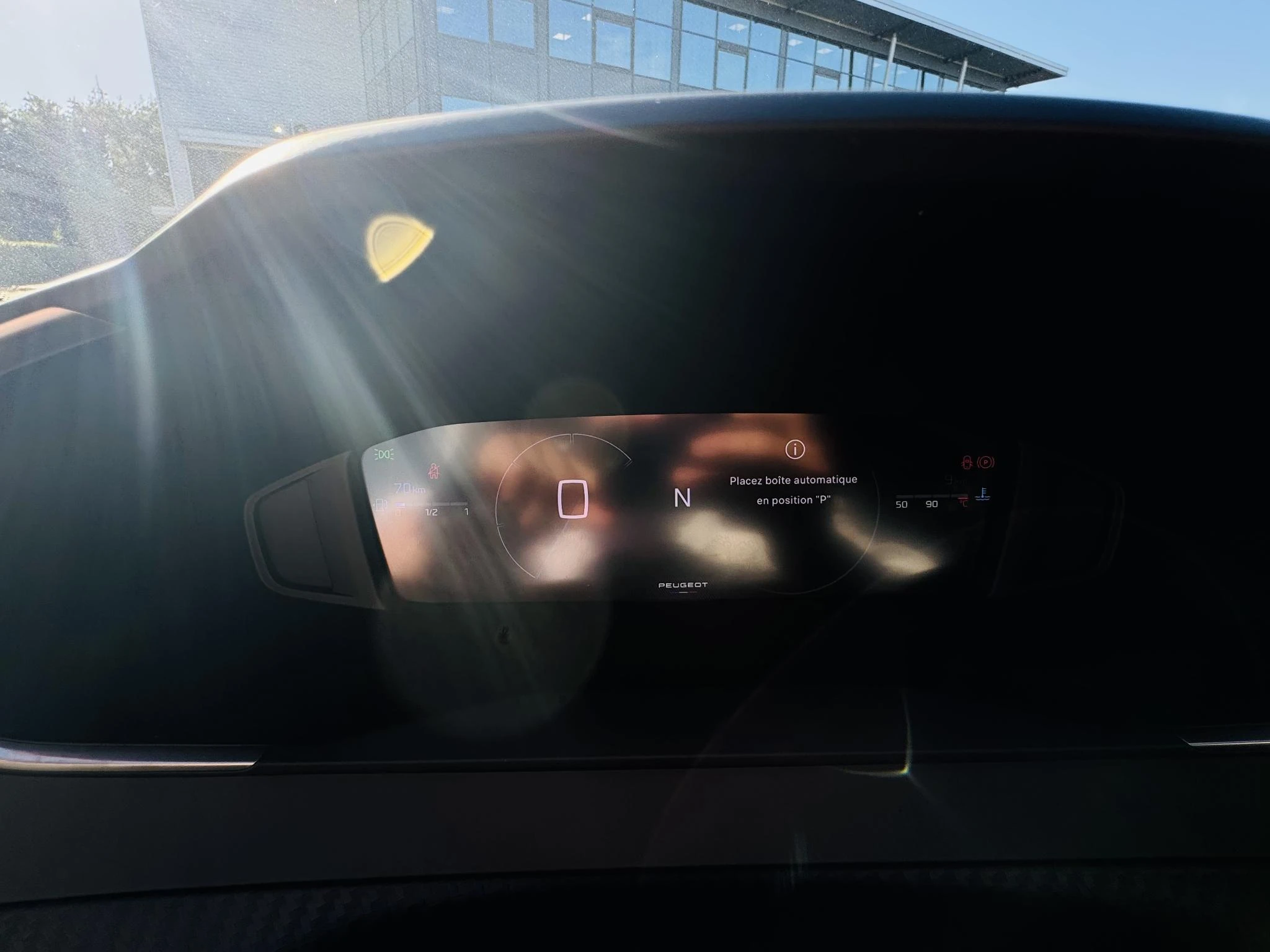 Peugeot-208-image-19