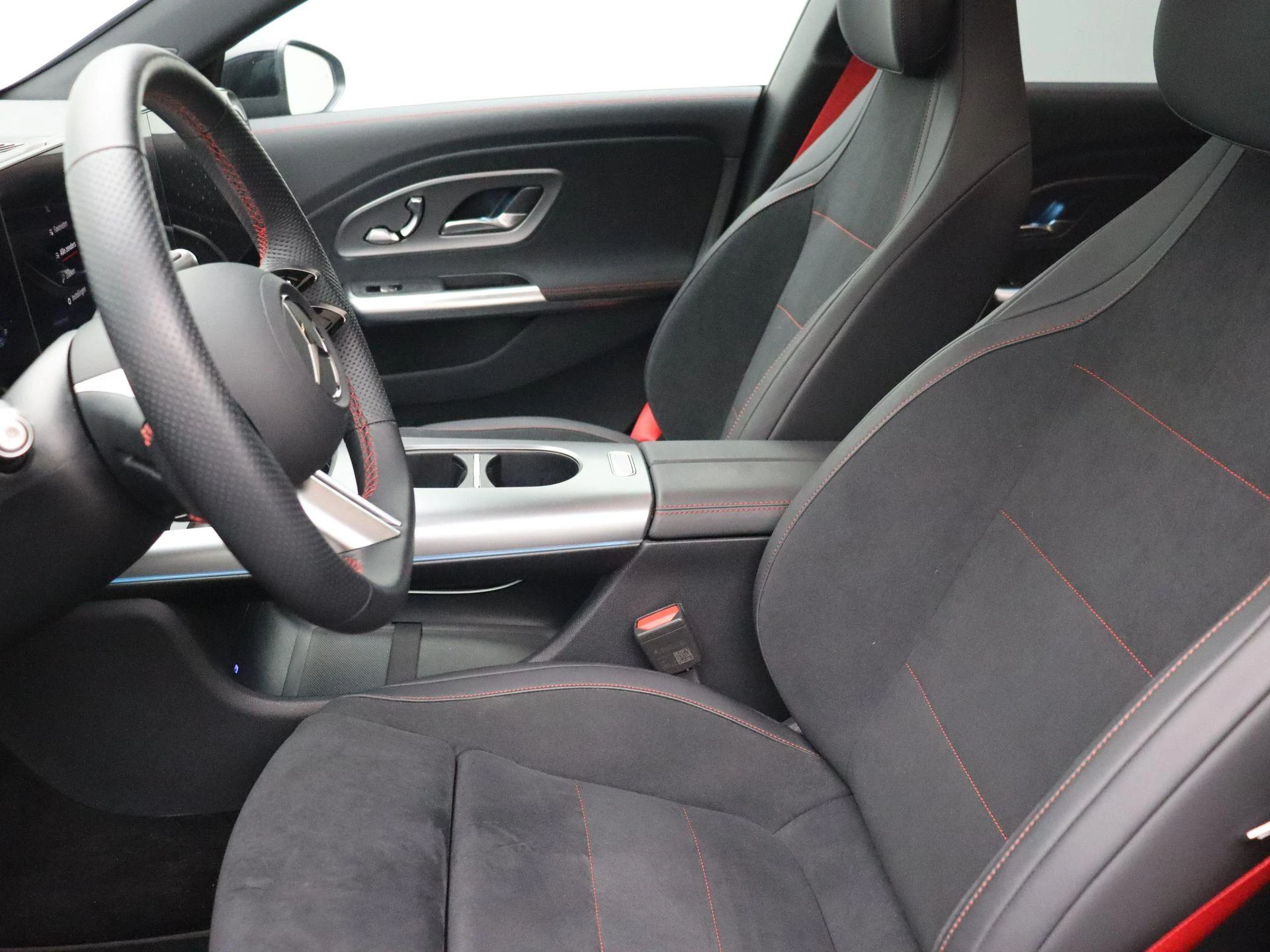Mercedes-Benz-CLA-image-16