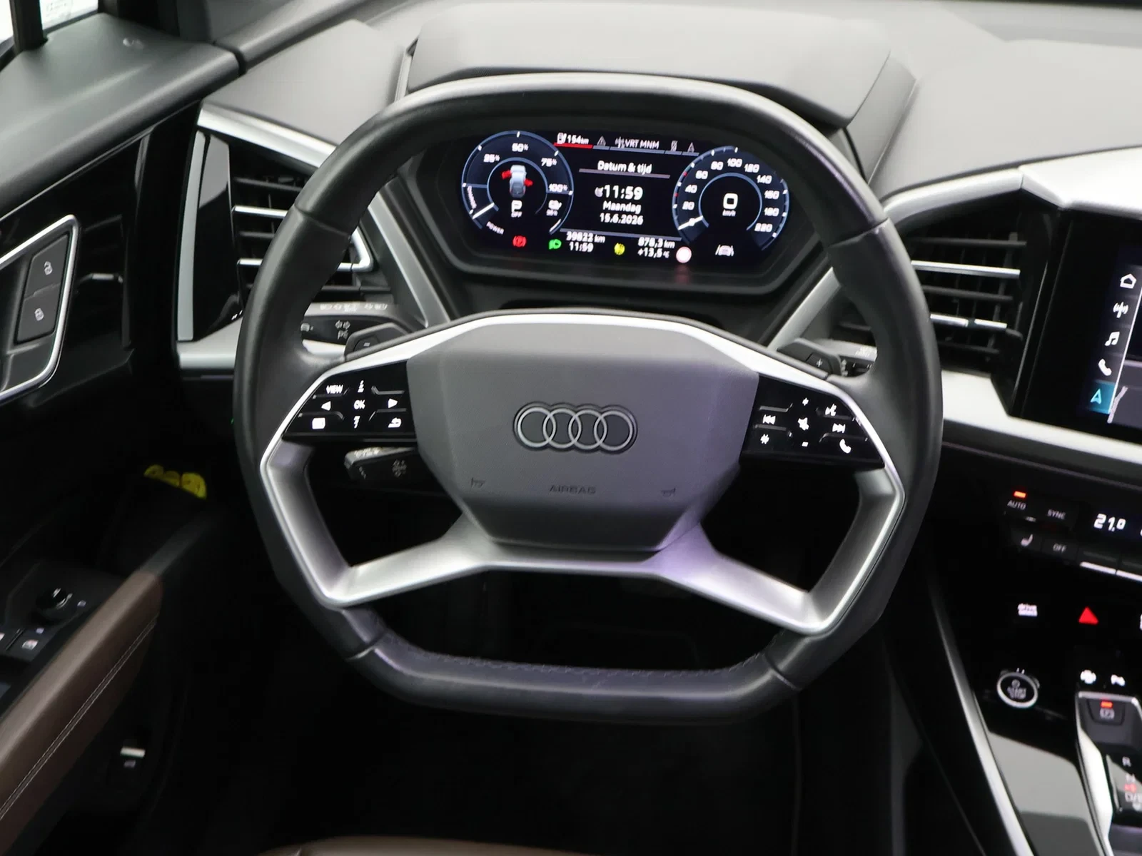 Audi Q4 Sportback e-tron Audi Q4 Sportback S line 40e-tron 204PK *AUTOMAAT*BRUIN LEDER*CRUISE*VIRTUAL COCKPIT*NAVI*APP-CONNECT*PDC*...*