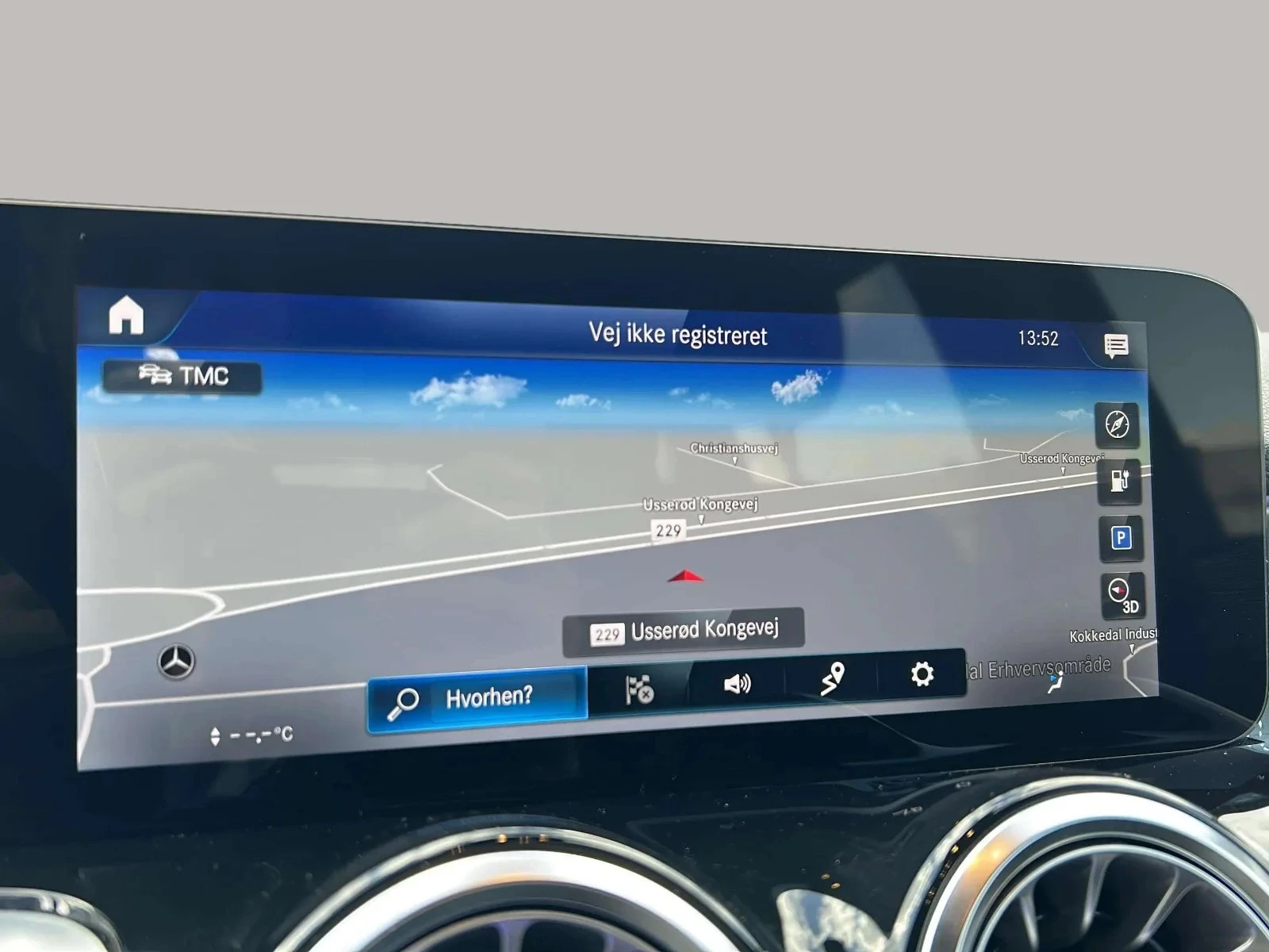 Mercedes-Benz-EQB-image-14