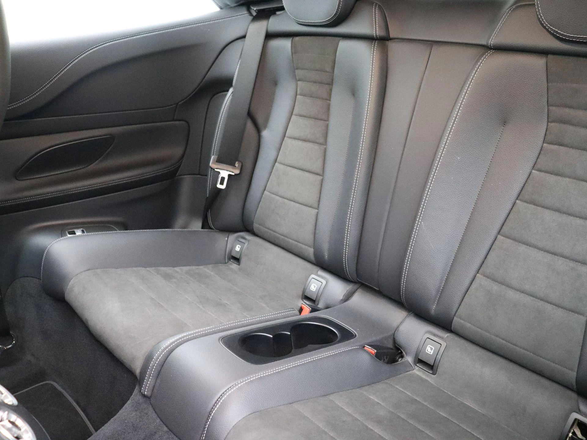 Mercedes-Benz E-Klasse 300 AMG Line Cabrio + AIR BODY CONTROL + LED + CAMERA +