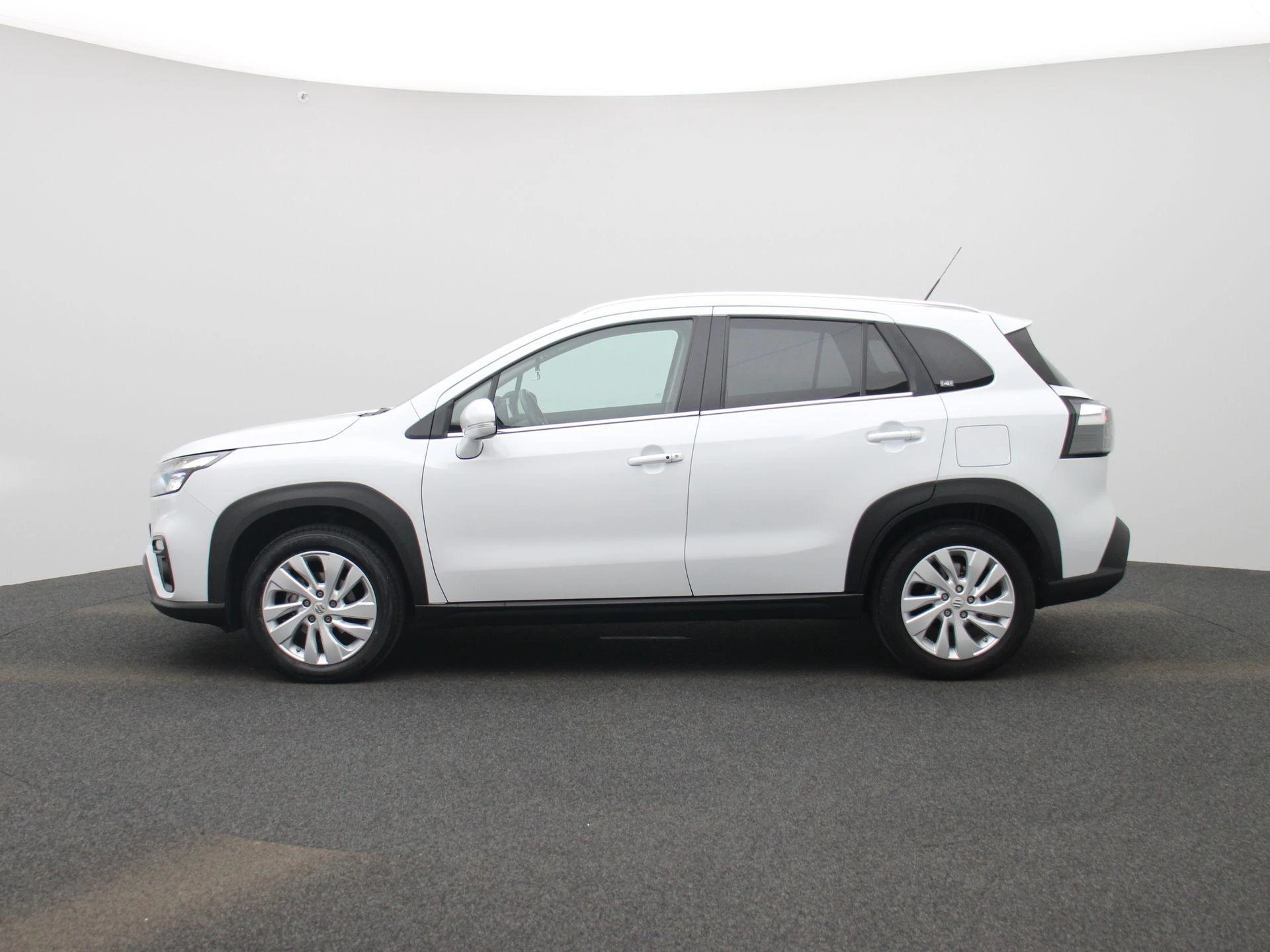 Suzuki-S-Cross-image-3