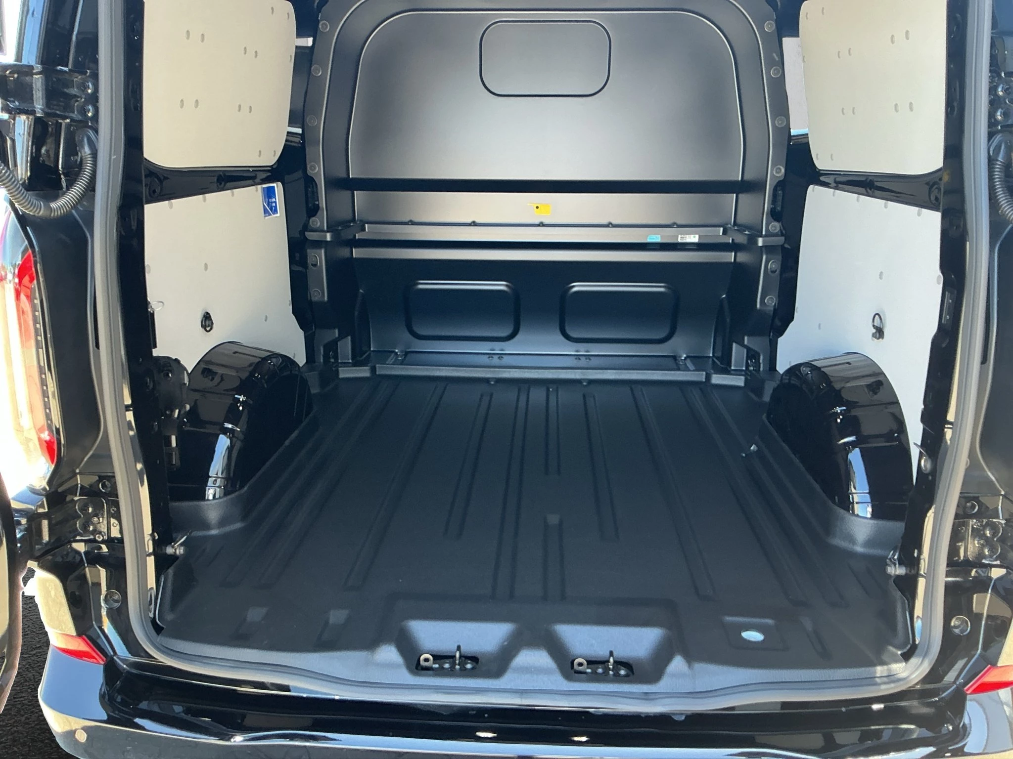 Ford-Transit Custom-image-16