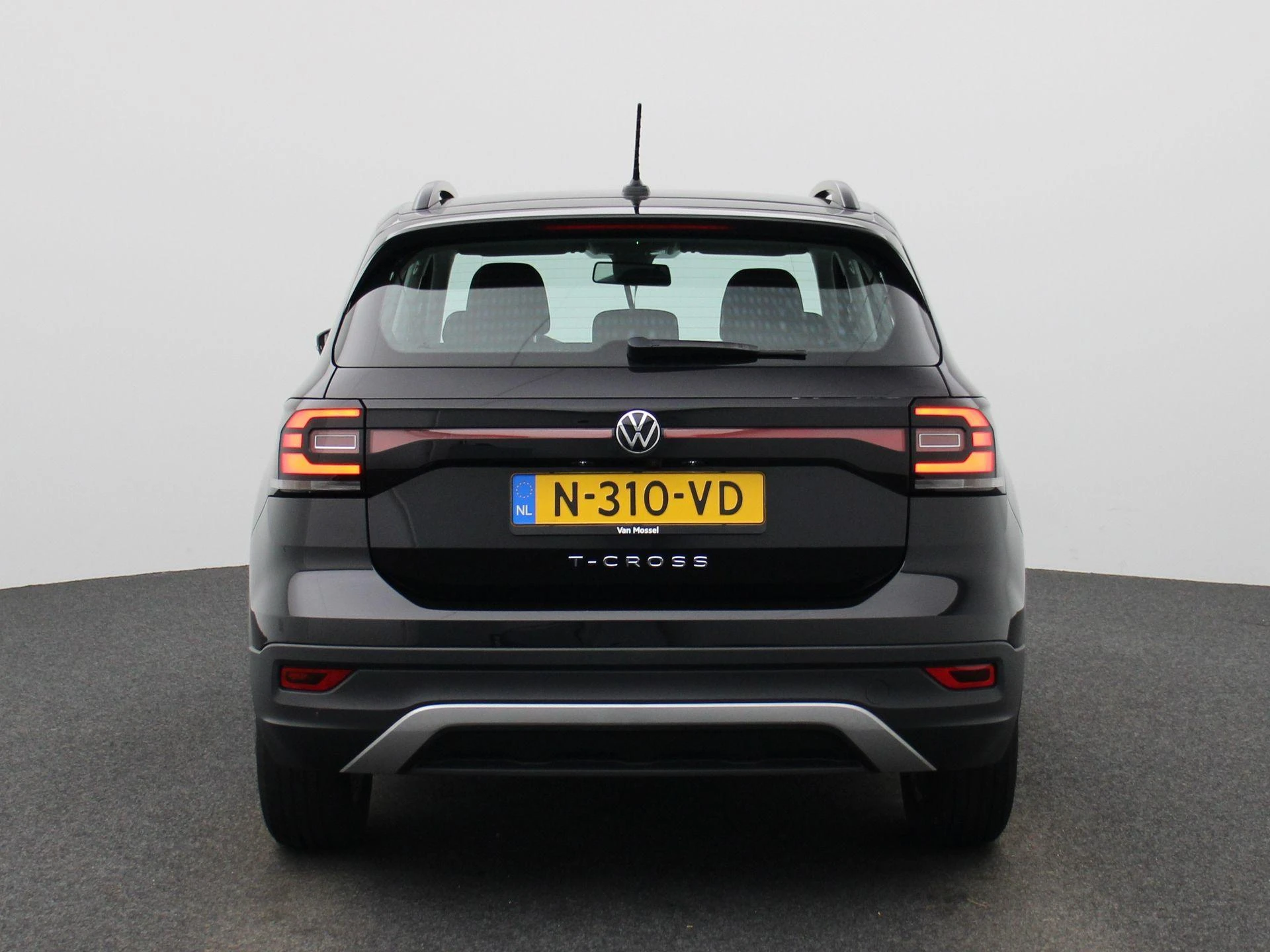Volkswagen-T-Cross-image-4