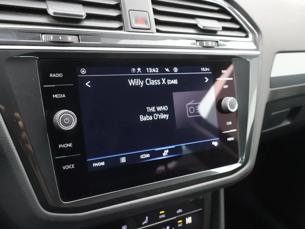 Volkswagen-Tiguan-image-18