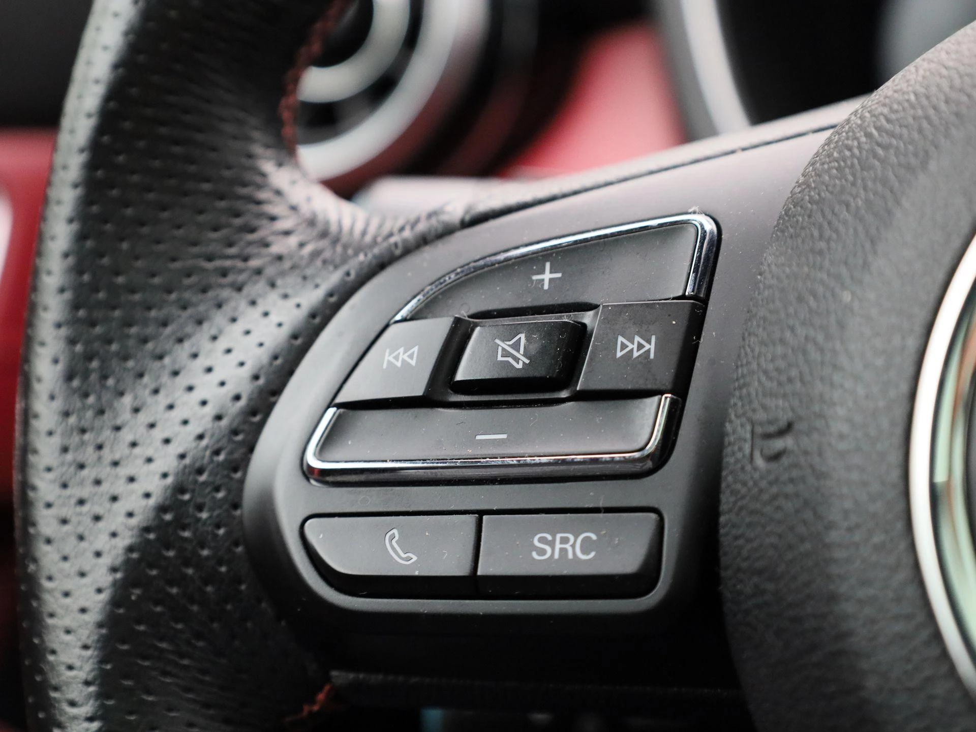 MG EHS 1.5 TGDI PHEV Luxury
