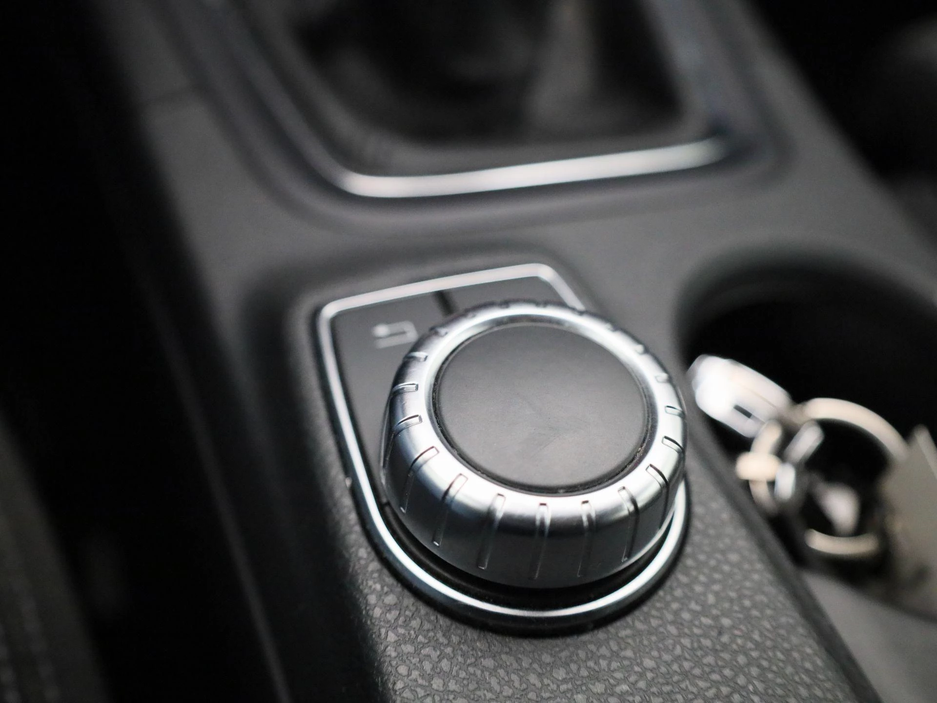 Mercedes-Benz-B-Klasse-image-22