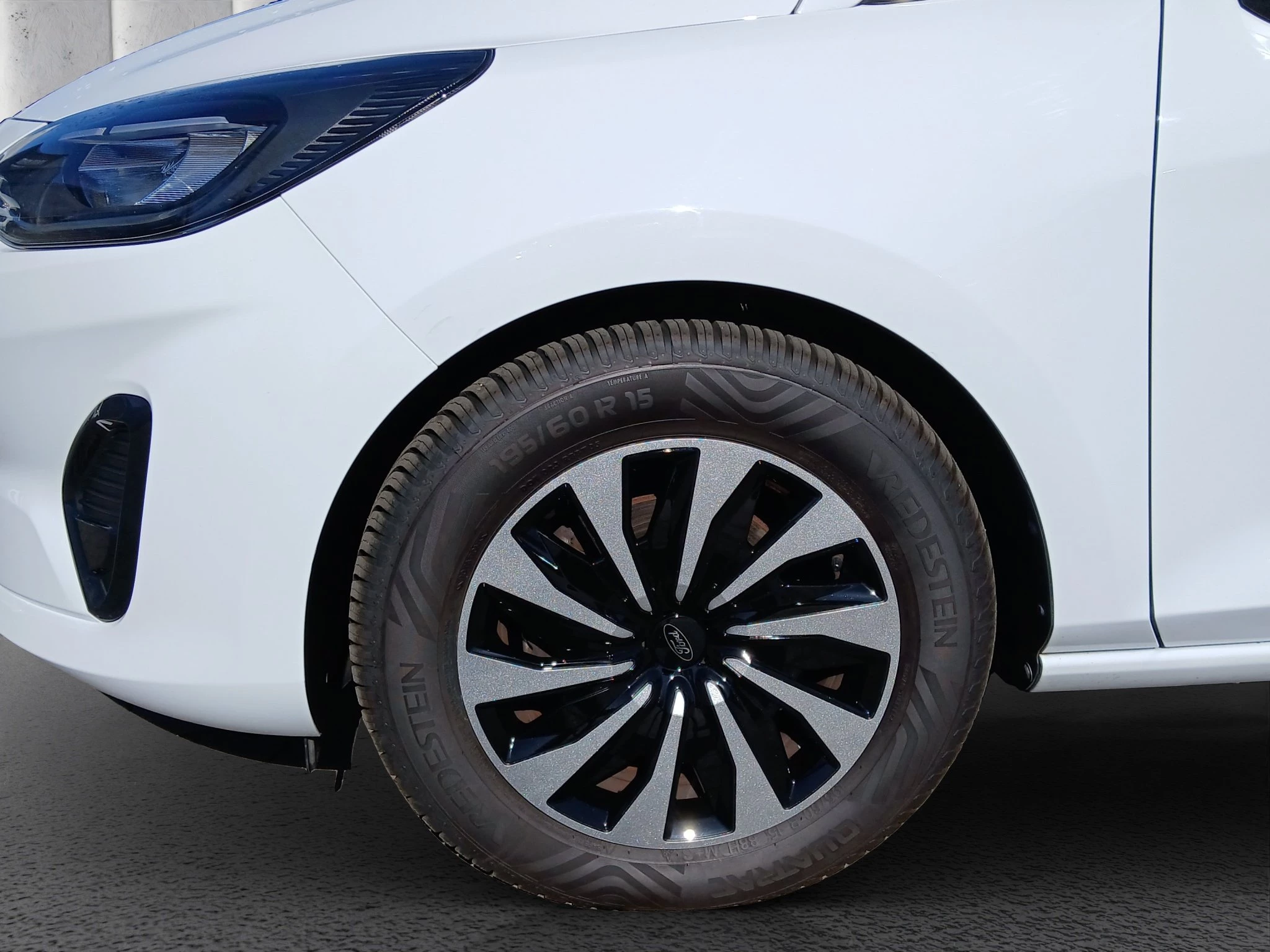 Ford Fiesta Titanium NAVI | LED | KLIMAAUTOMTIK | PDC | BT