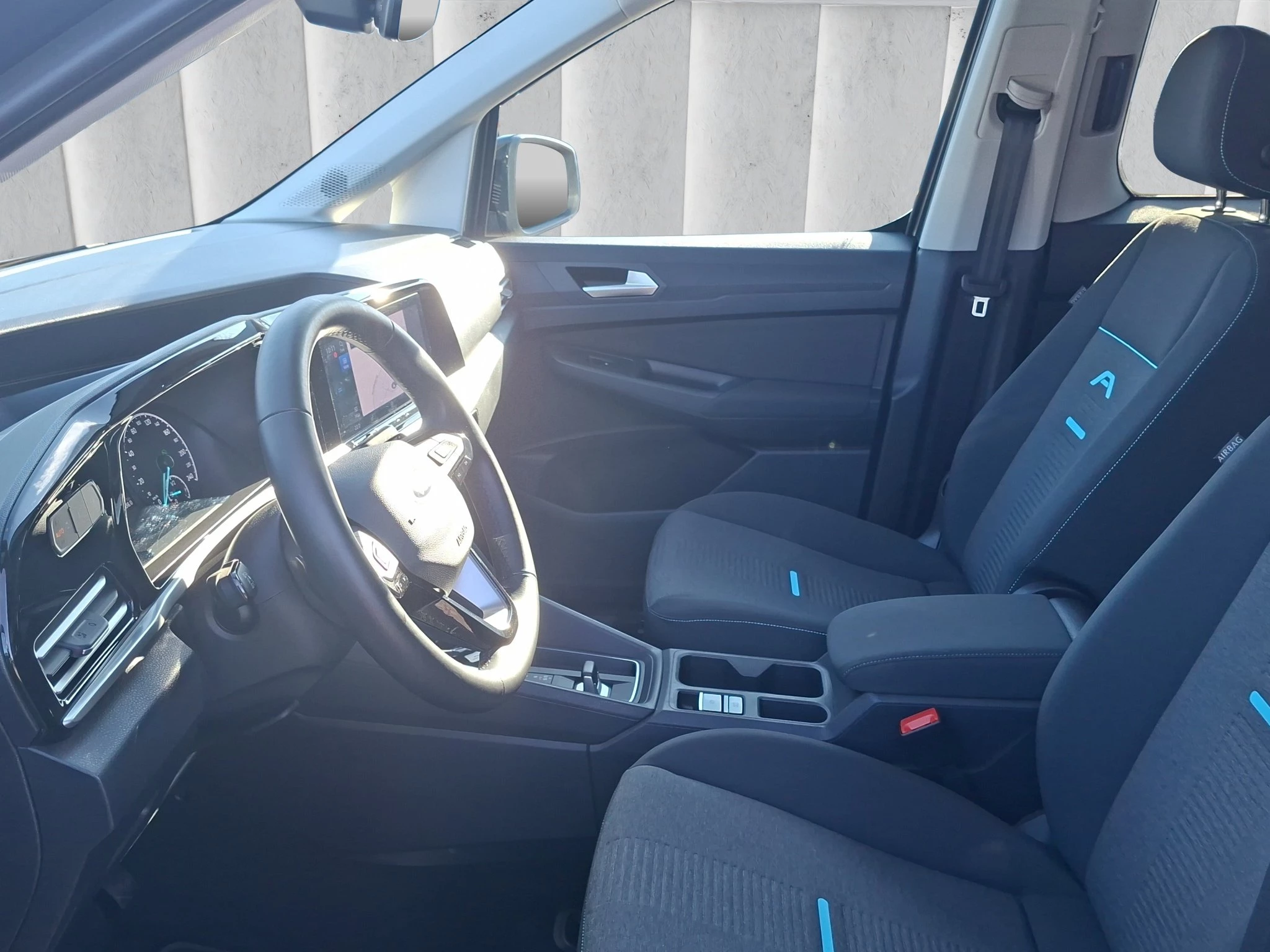 Ford Tourneo Connect Active 2.0 EB Aut. | LED | AHK | Pano | RFK | SHZ | LMF