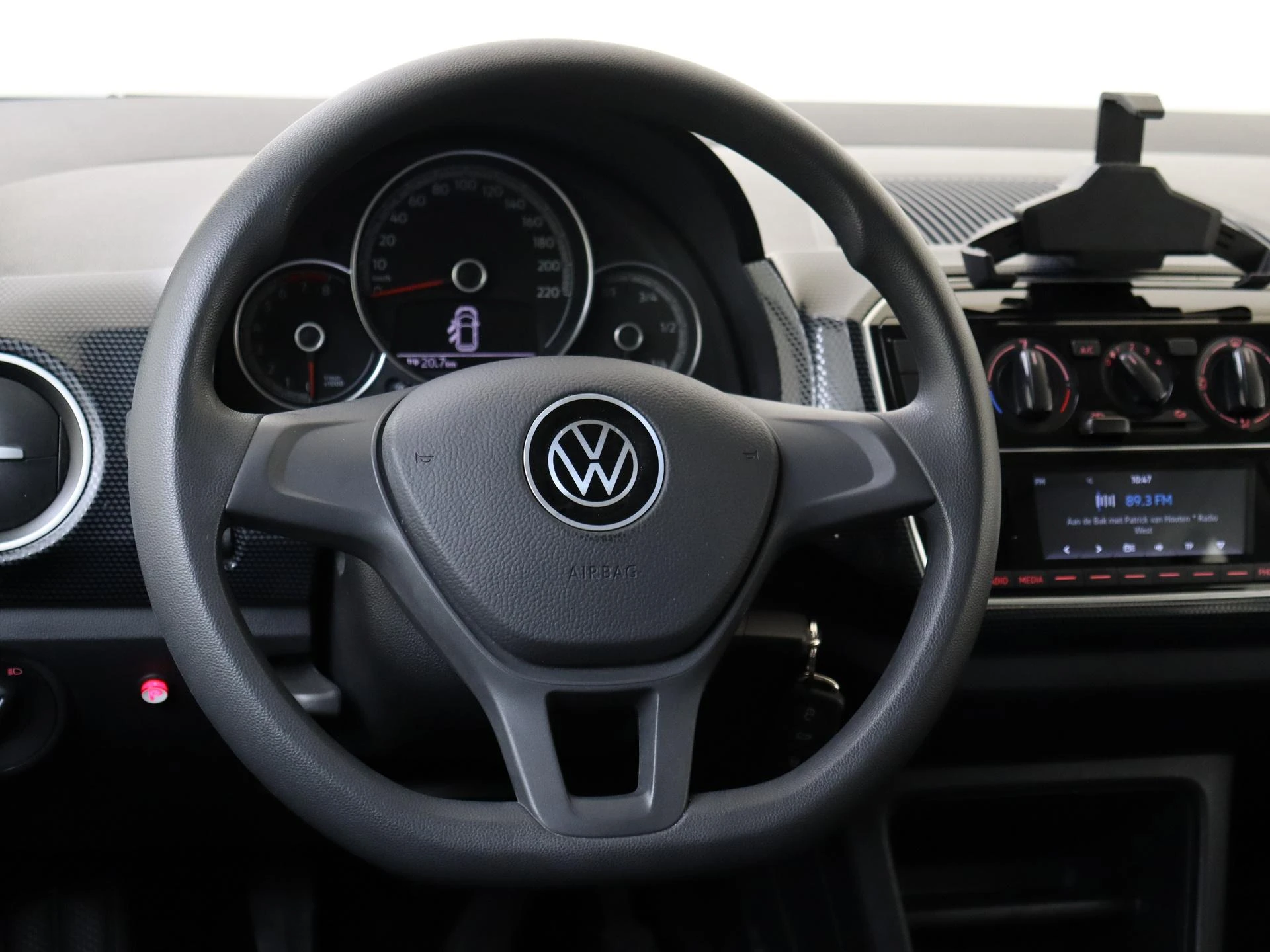 Volkswagen-up!-image-9