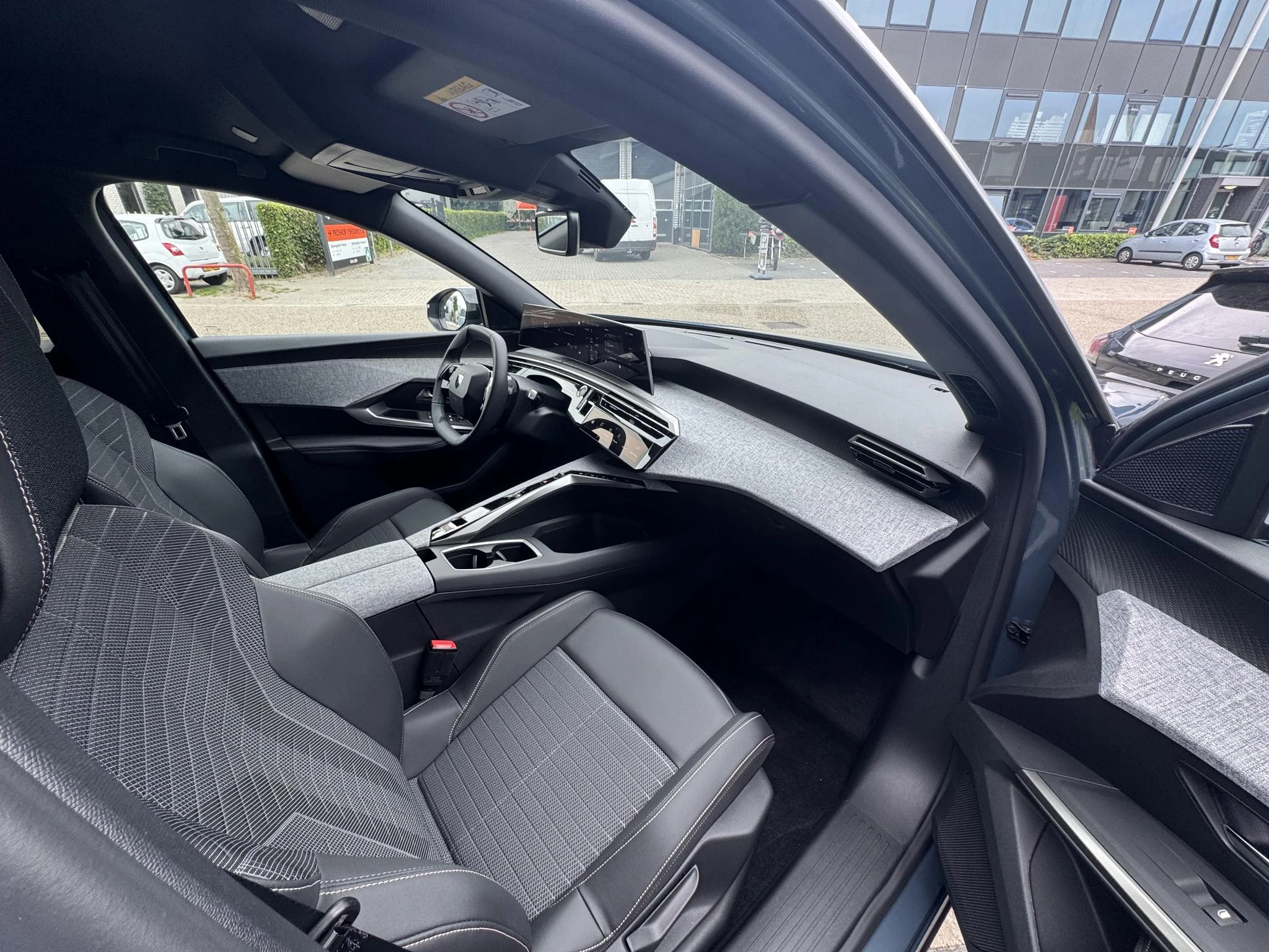 Peugeot-5008-image-14