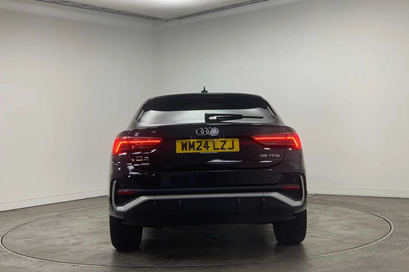 Audi-Q3-image-10