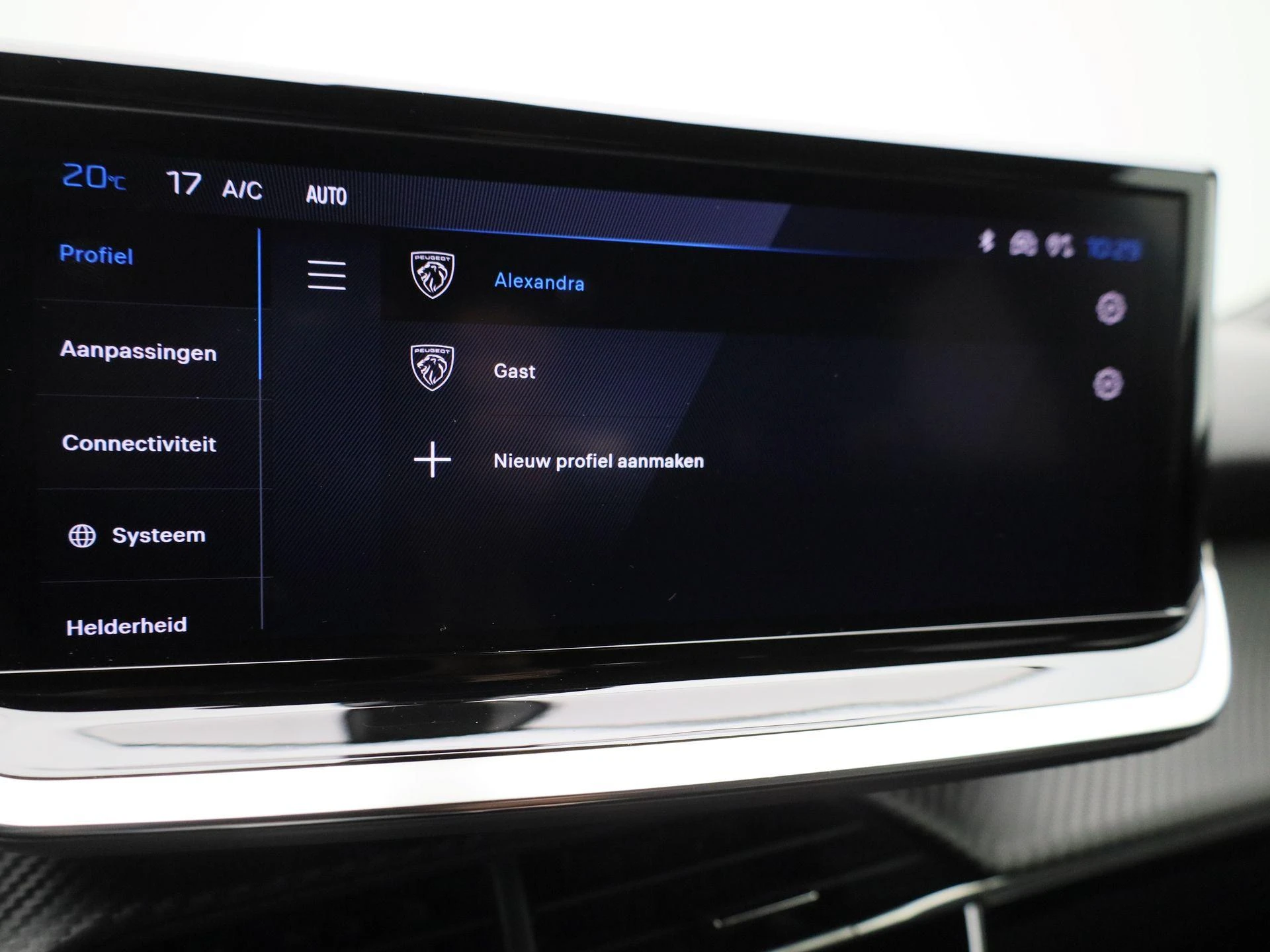 Peugeot-e-2008-image-25