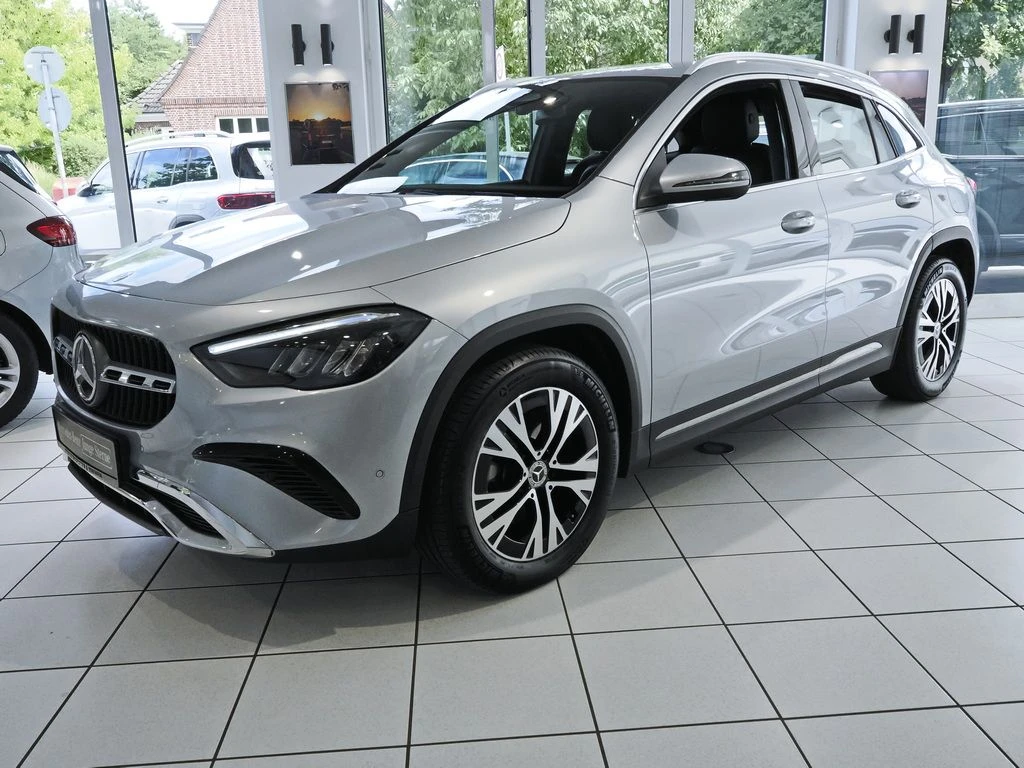 Mercedes-Benz-GLA 200 d-image-1