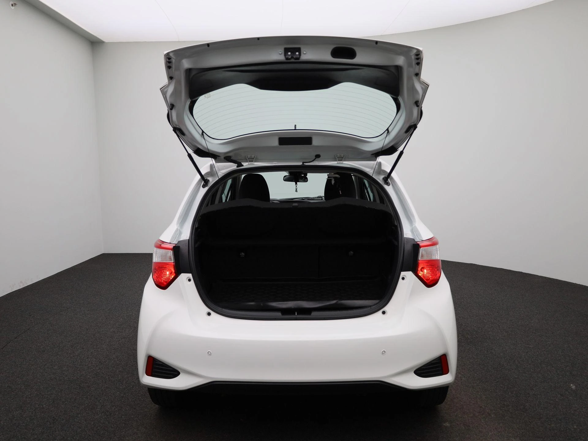 Toyota-Yaris-image-10