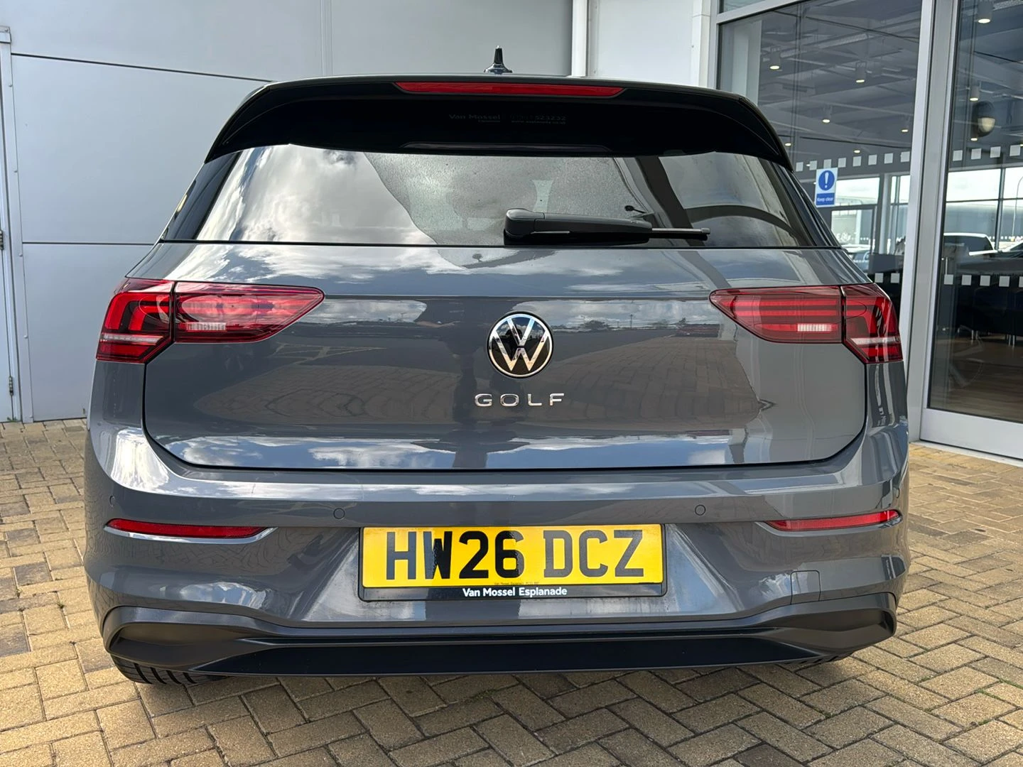 Volkswagen-Golf-image-5