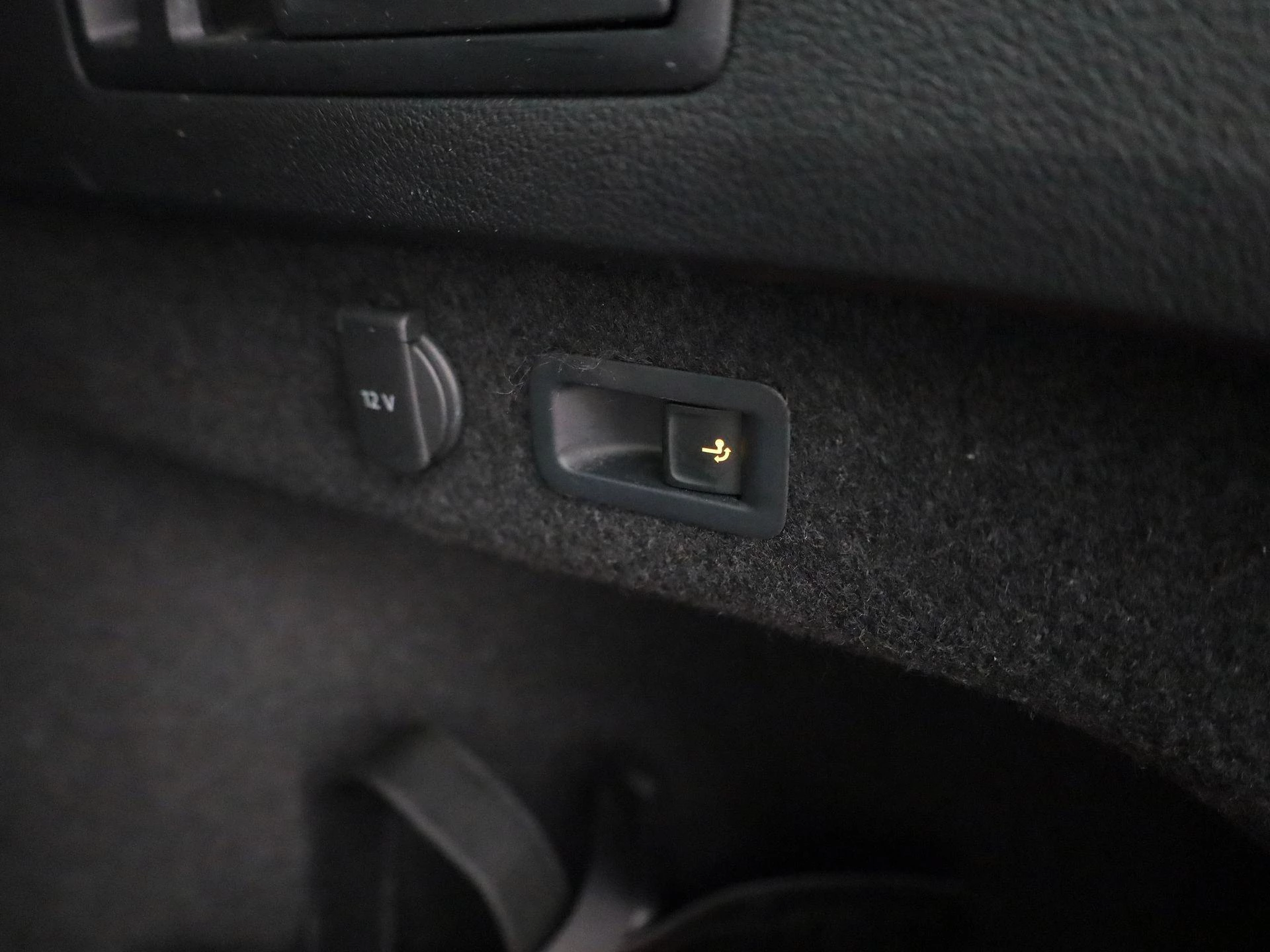 Volkswagen-Passat-image-15