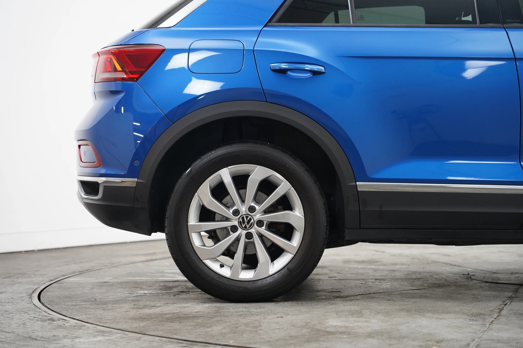 Volkswagen-T-Roc-image-32