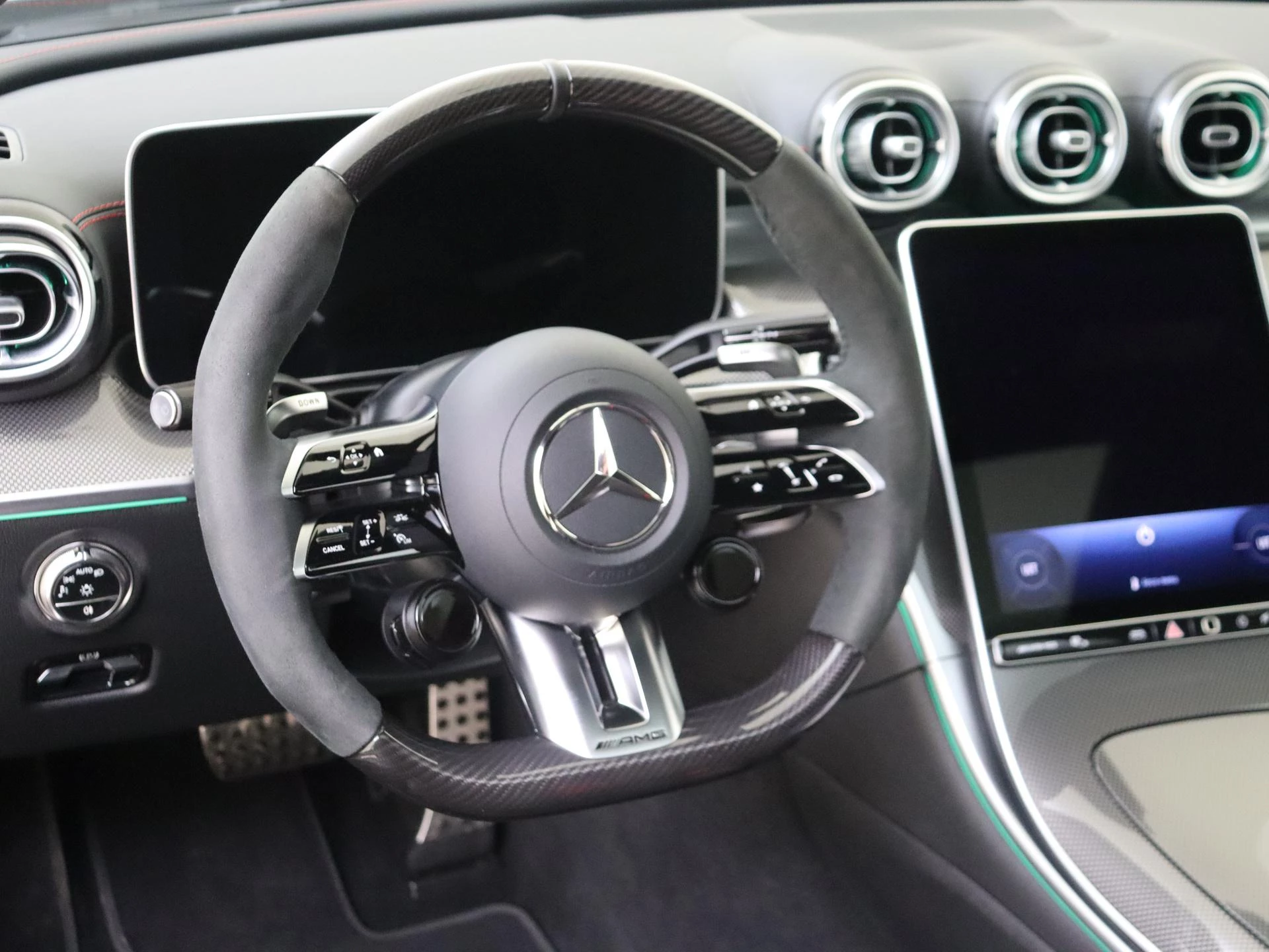 Mercedes-Benz-CLE-image-16