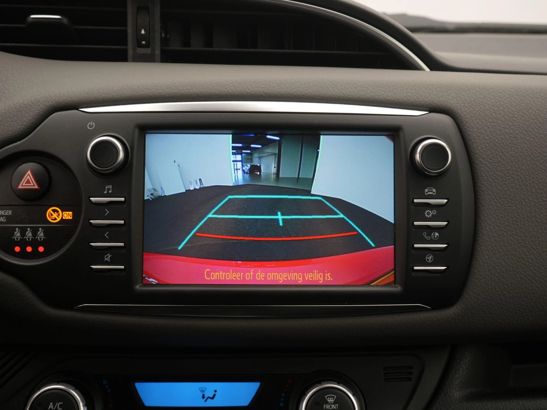 Toyota-Yaris-image-11