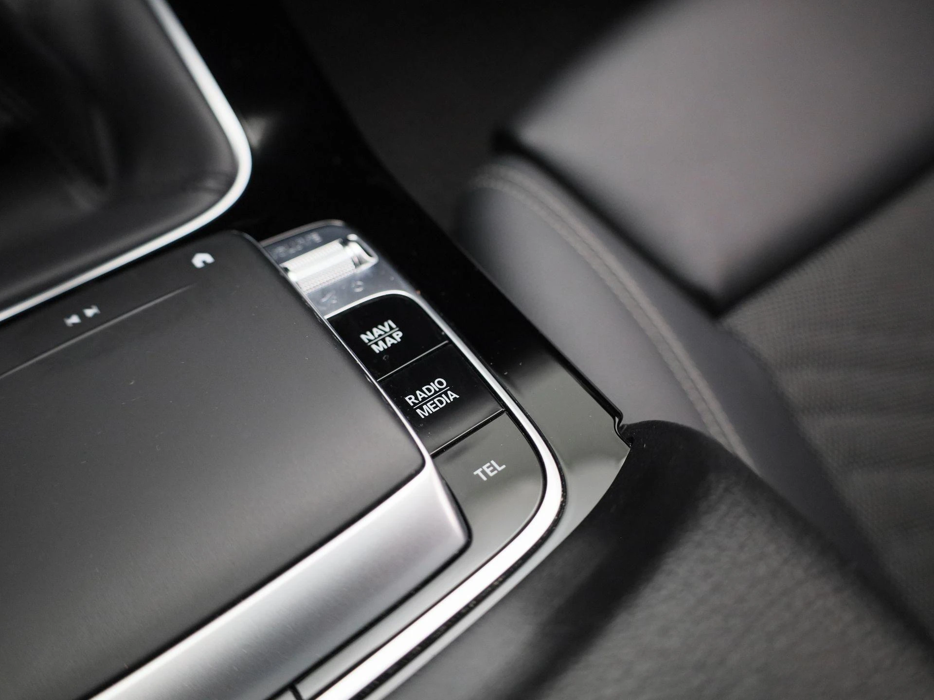 Mercedes-Benz-B-Klasse-image-25