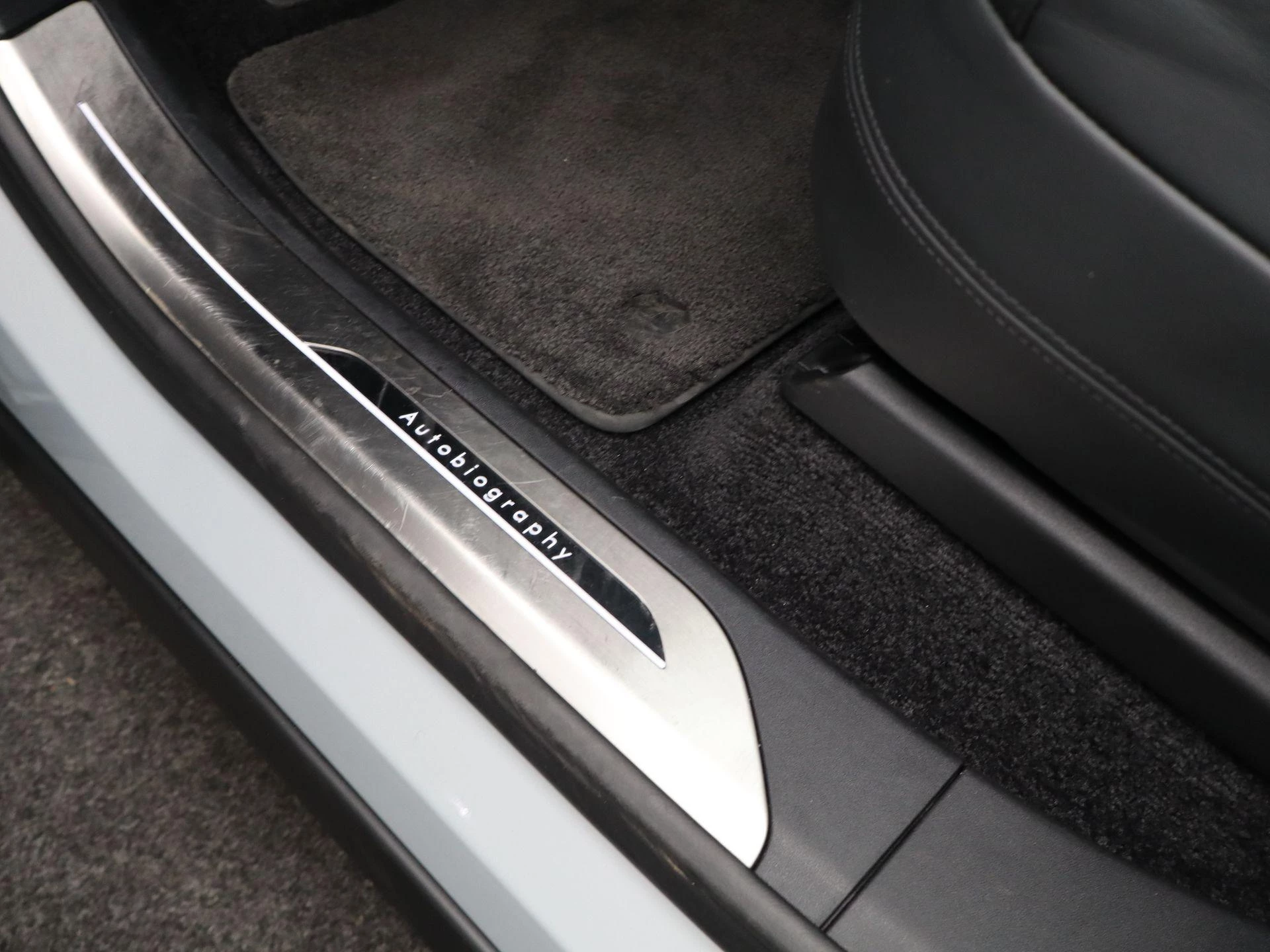 Land Rover-Range Rover-image-34