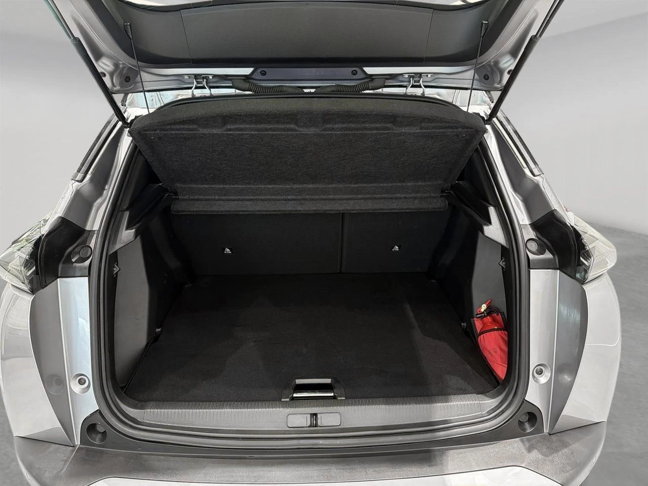Peugeot-e-2008-image-6