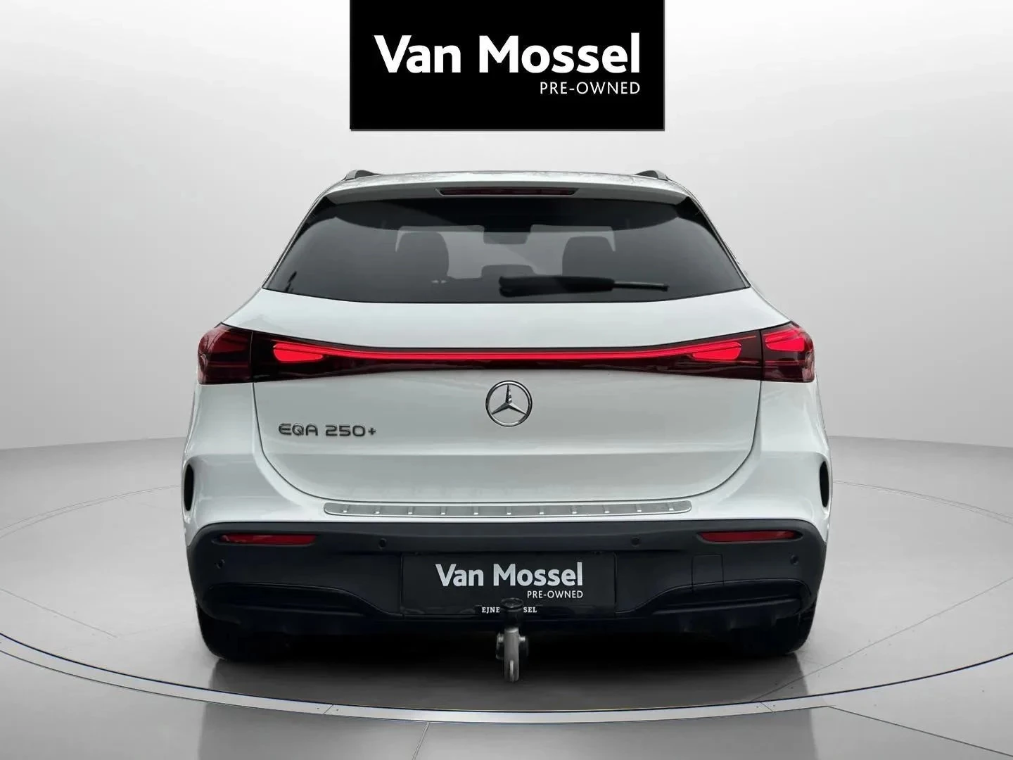 Mercedes-Benz-EQA-image-5