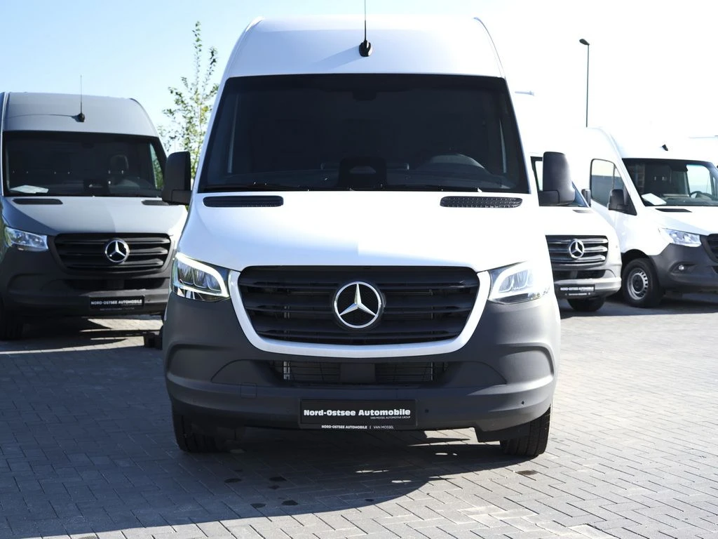Mercedes-Benz-Sprinter 319-image-3