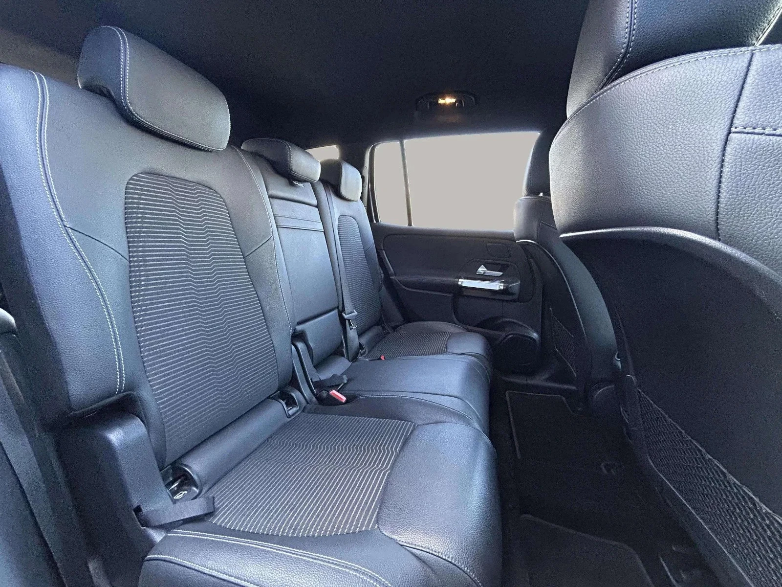 Mercedes-Benz-EQB-image-16