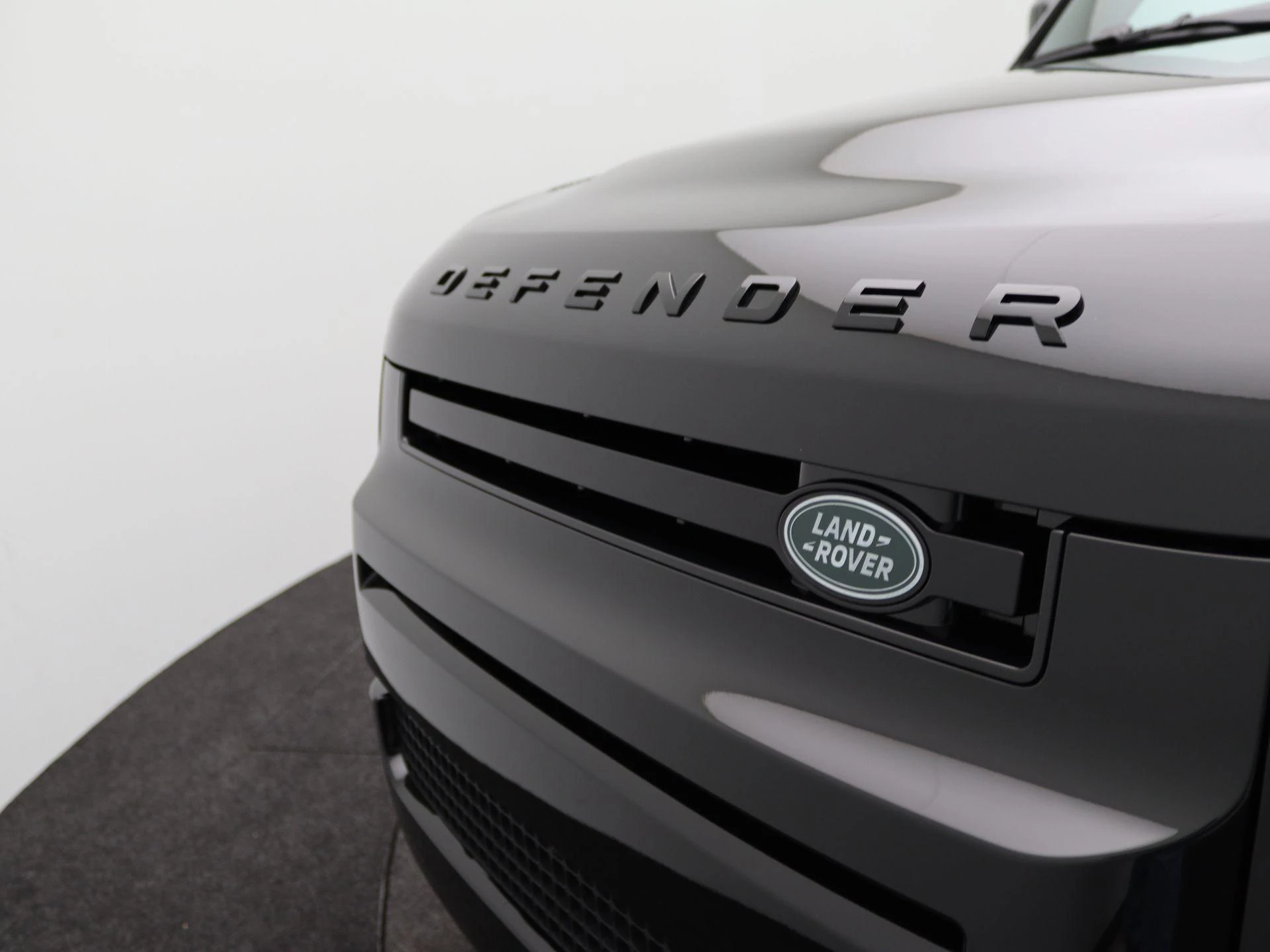 Land Rover-Defender-image-32