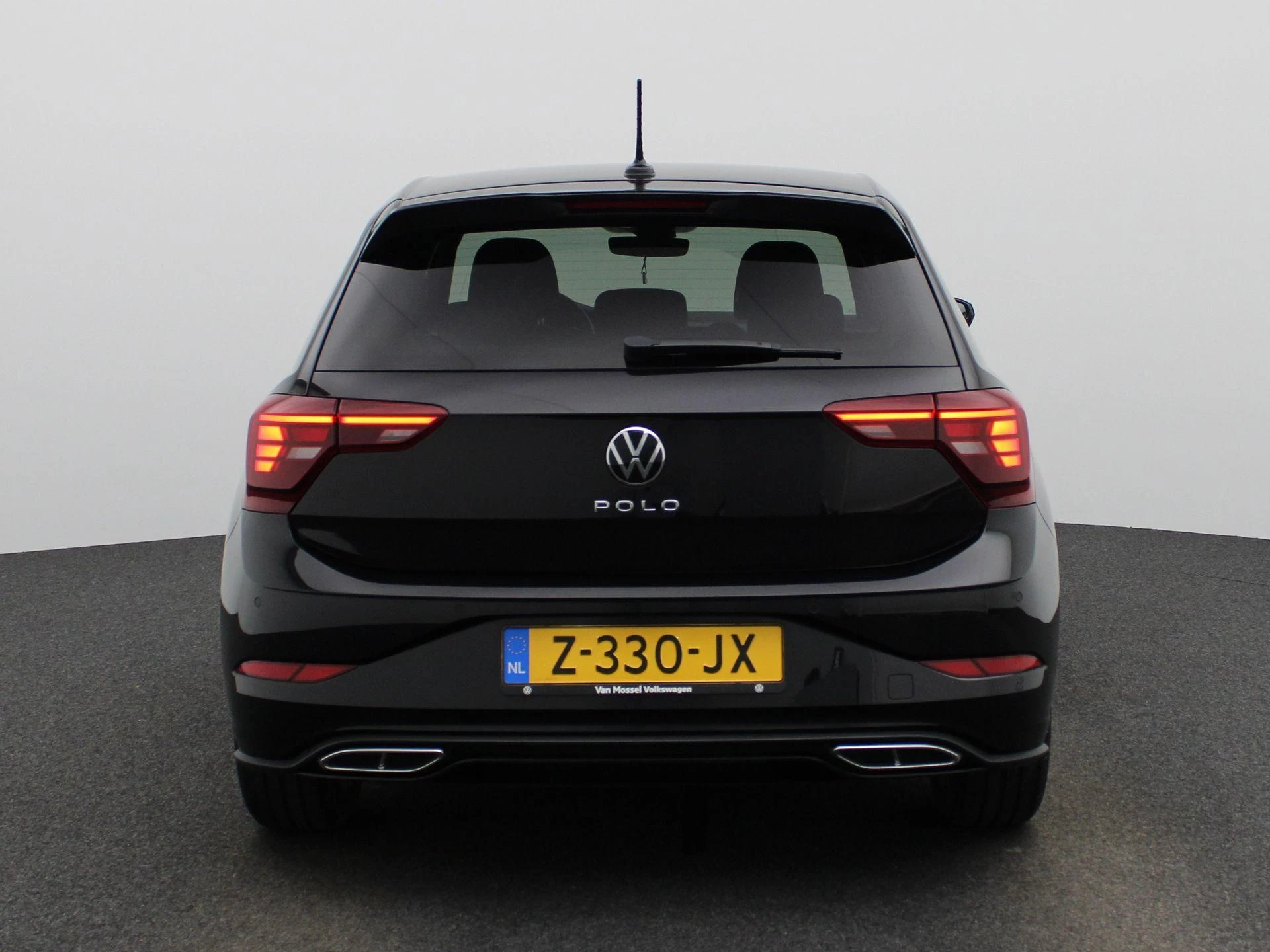 Volkswagen-Polo-image-4