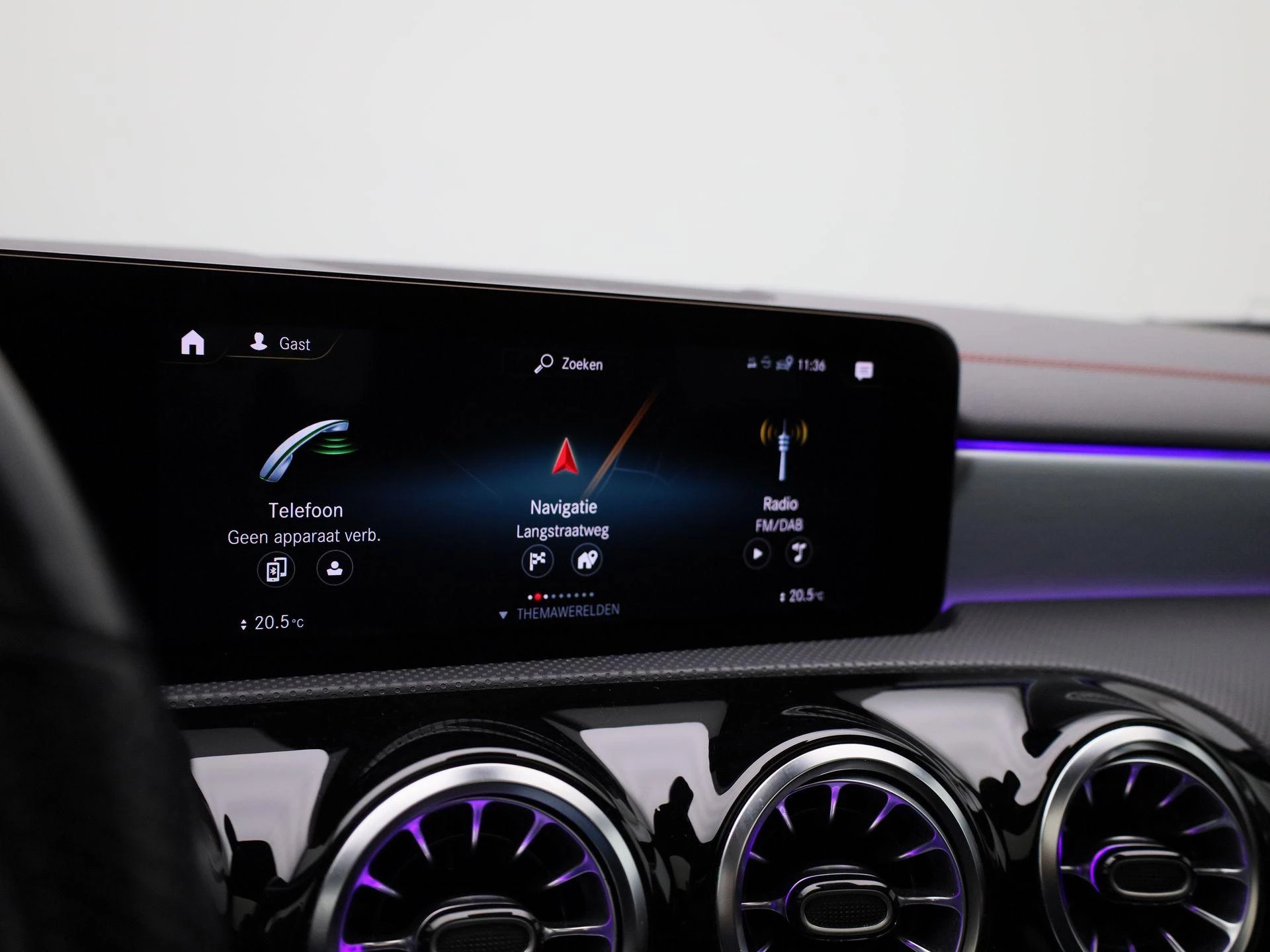 Mercedes-Benz-CLA-image-14