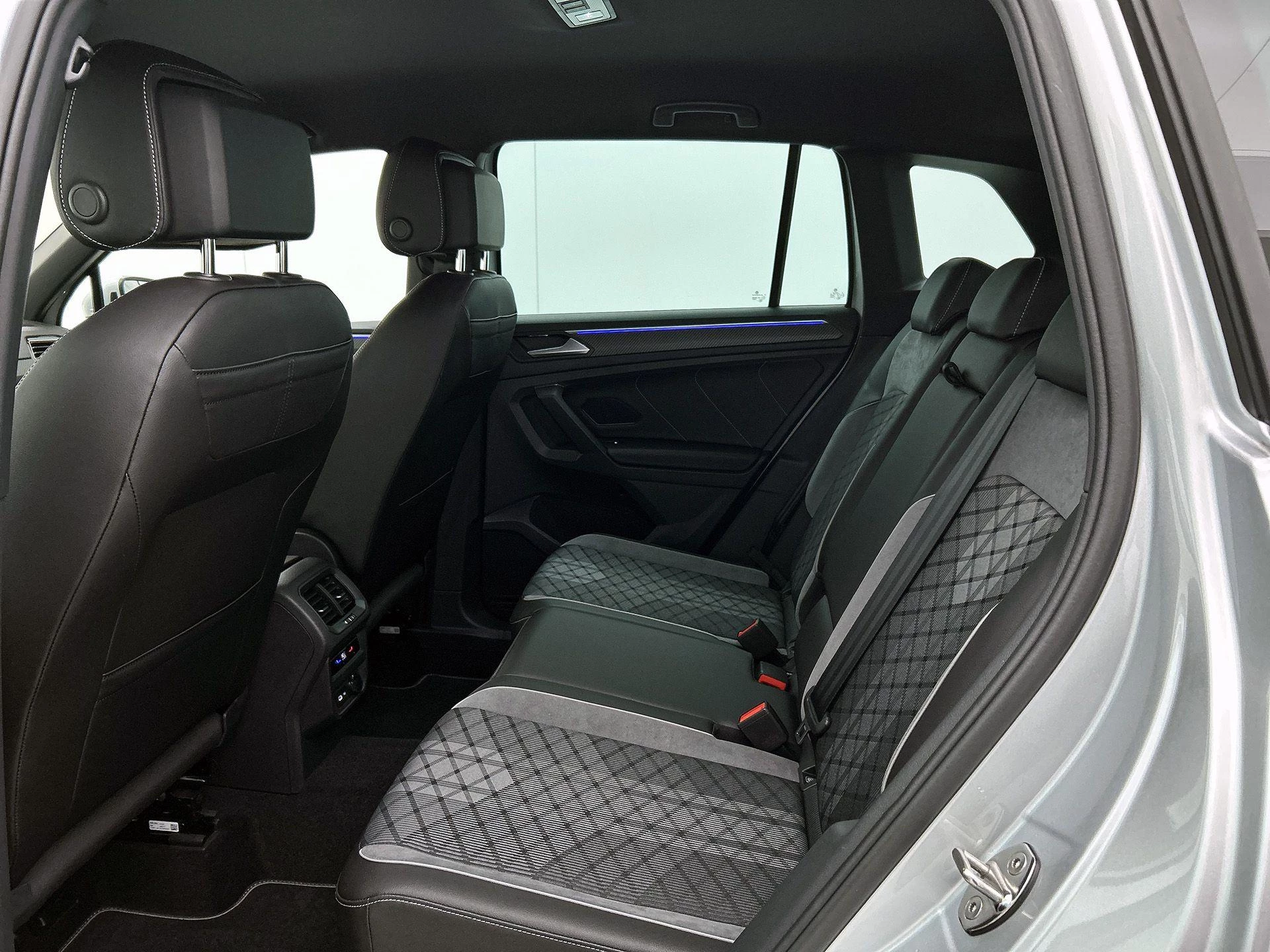 Volkswagen-Tiguan-image-26