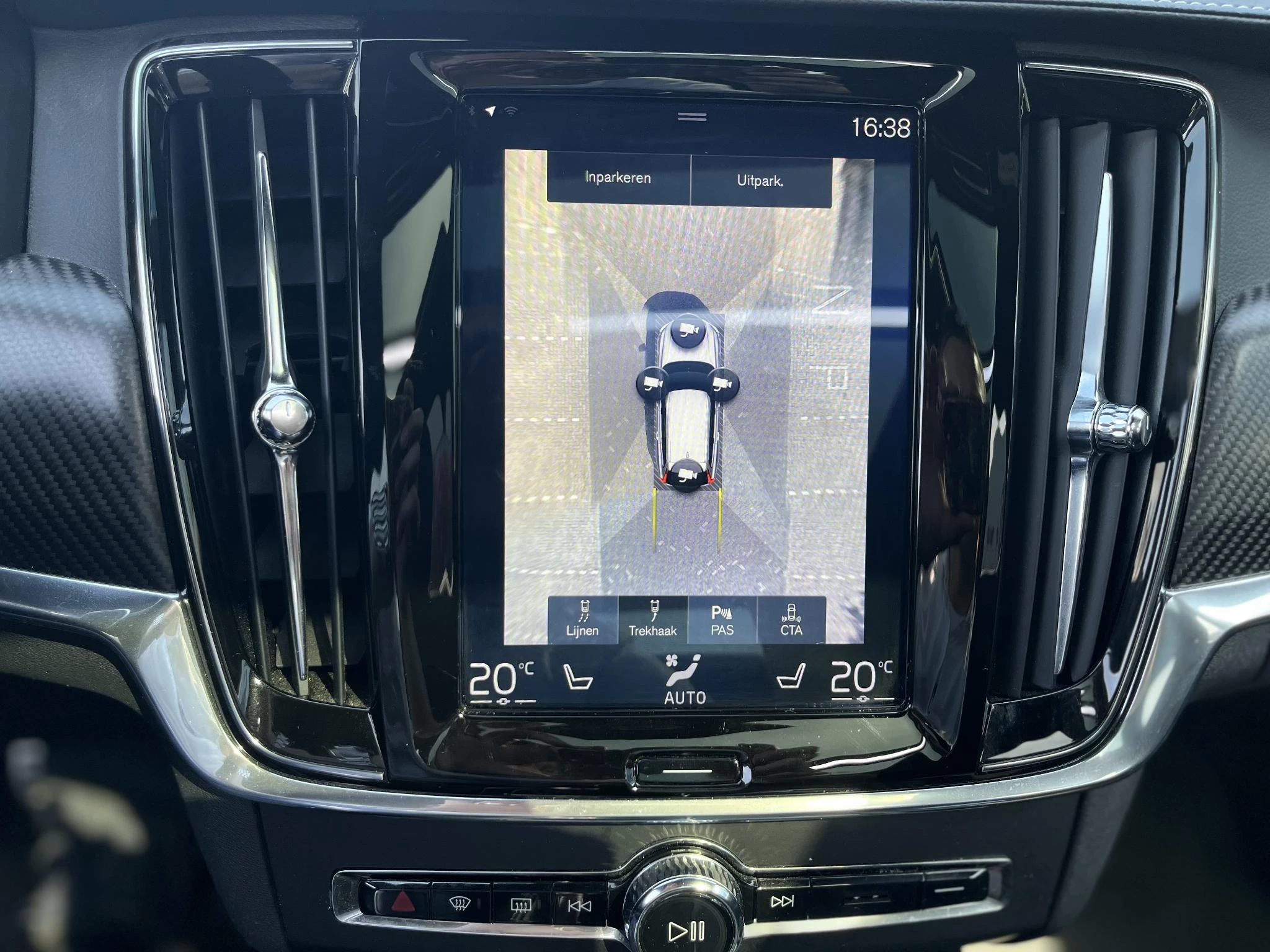 Volvo-V90-image-28