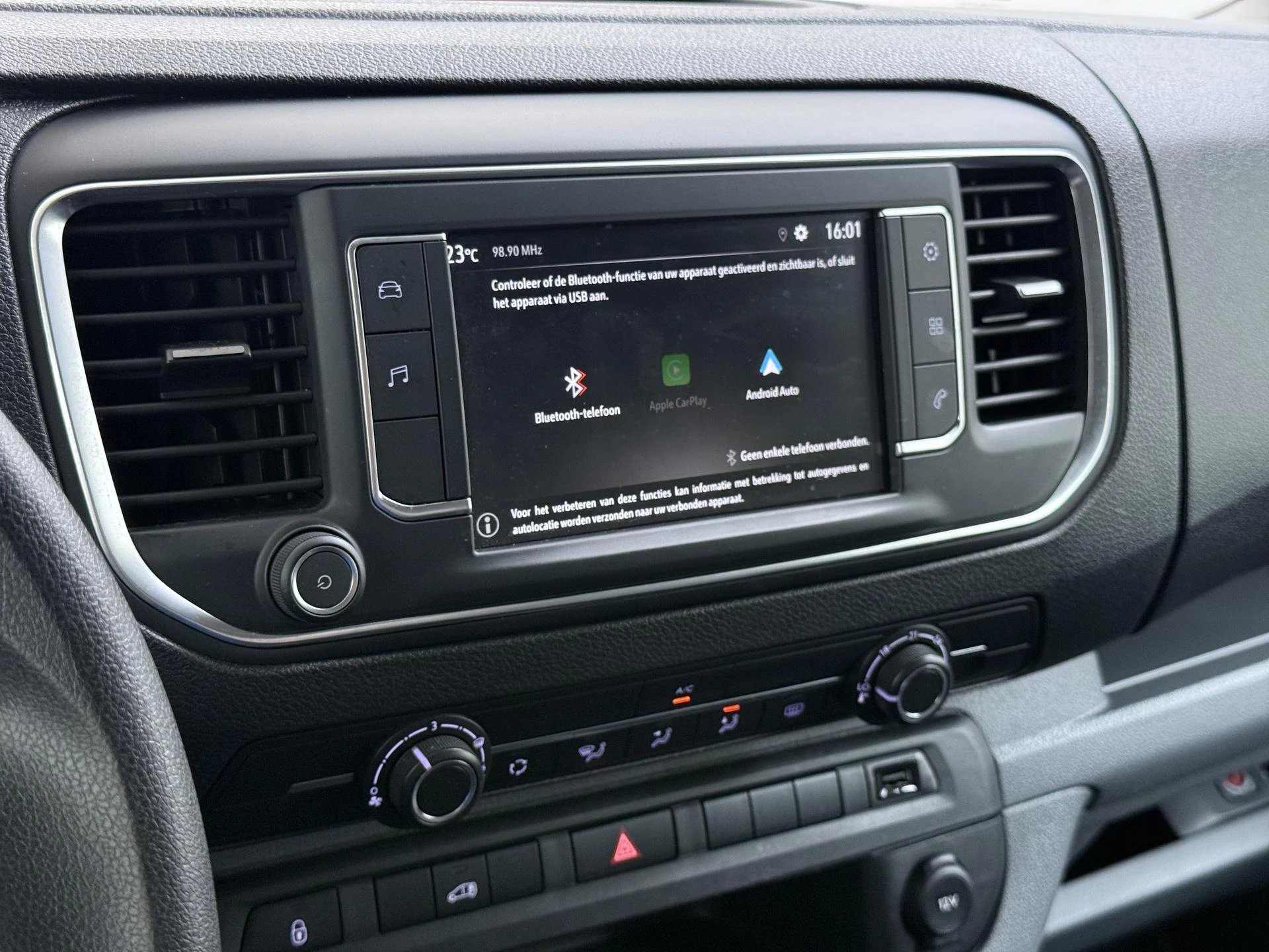 Opel-Vivaro-image-6