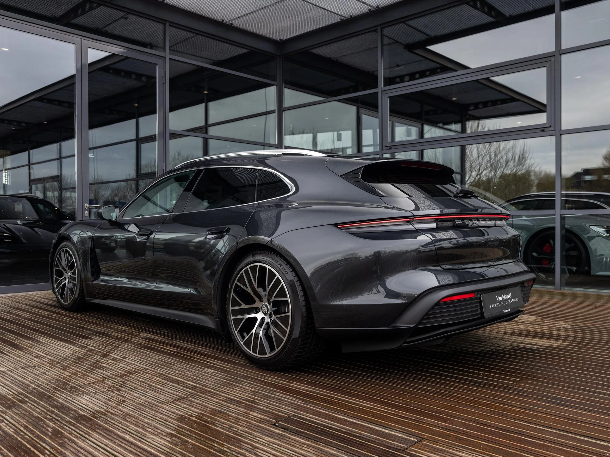 Porsche-Taycan-image-1