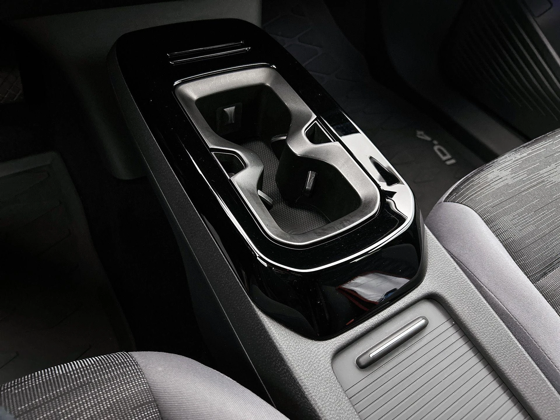 Volkswagen-ID.4-image-25
