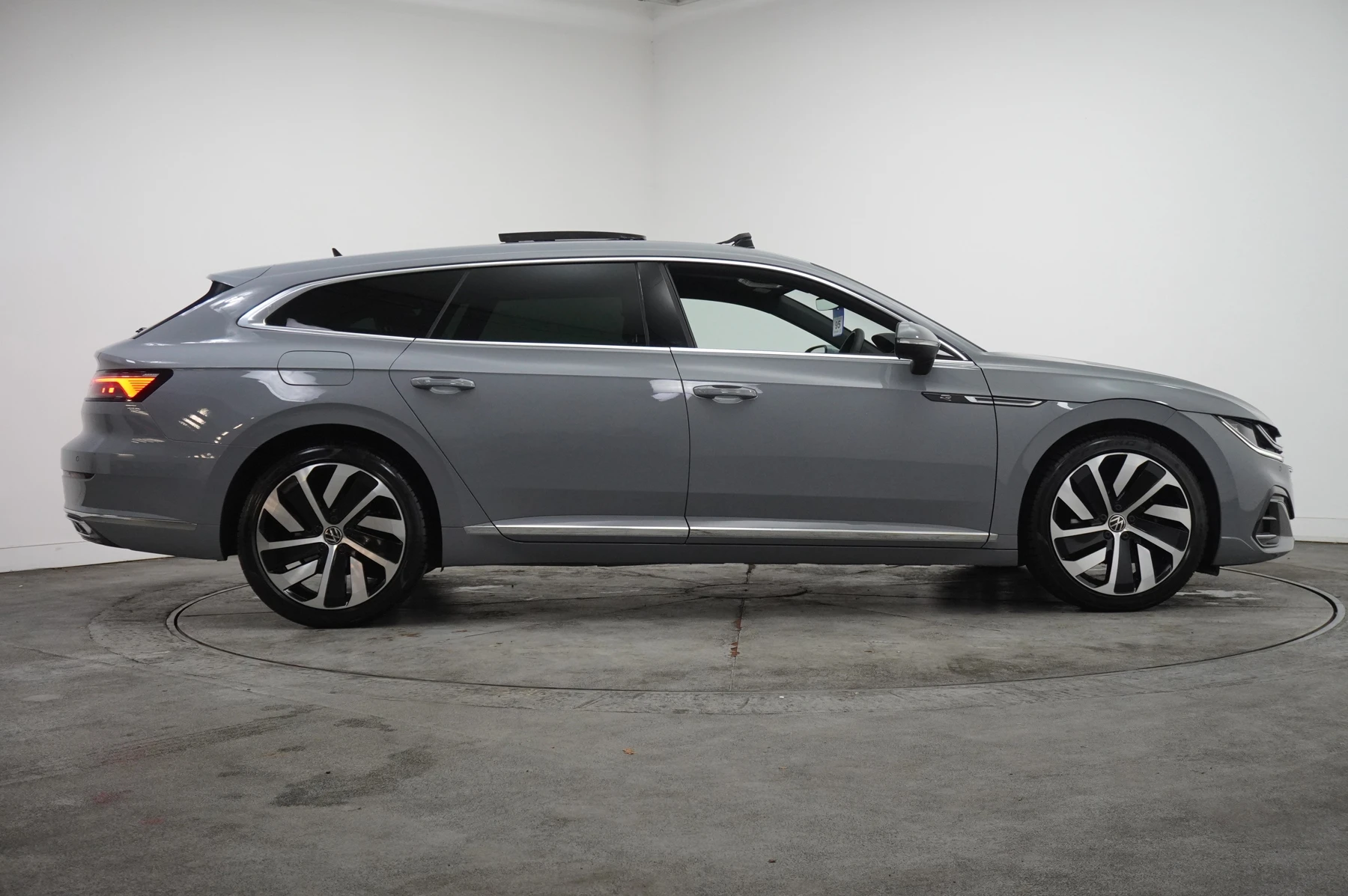 Volkswagen-Arteon-image-3
