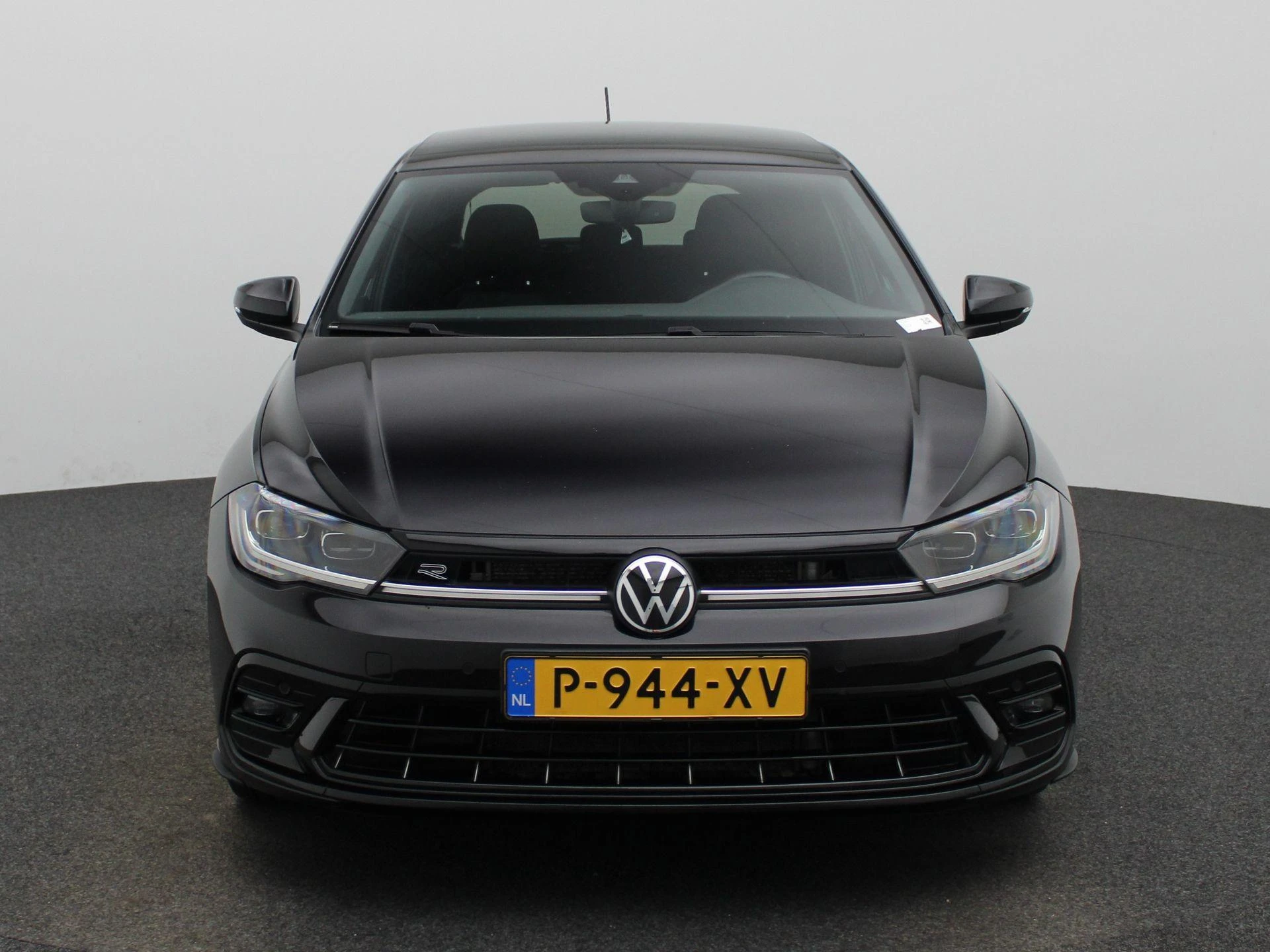 Volkswagen-Polo-image-2