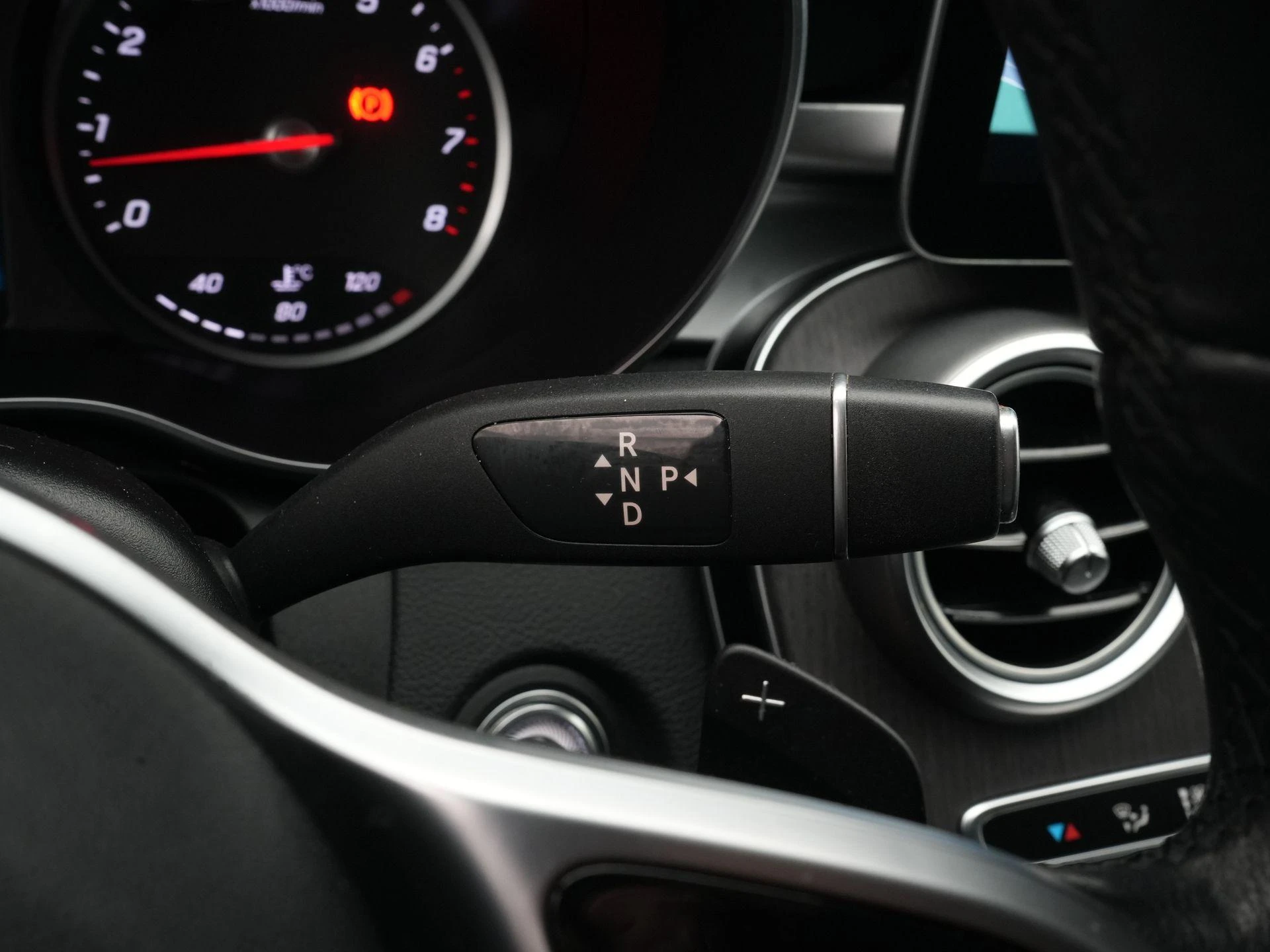 Mercedes-Benz-C-Klasse-image-20