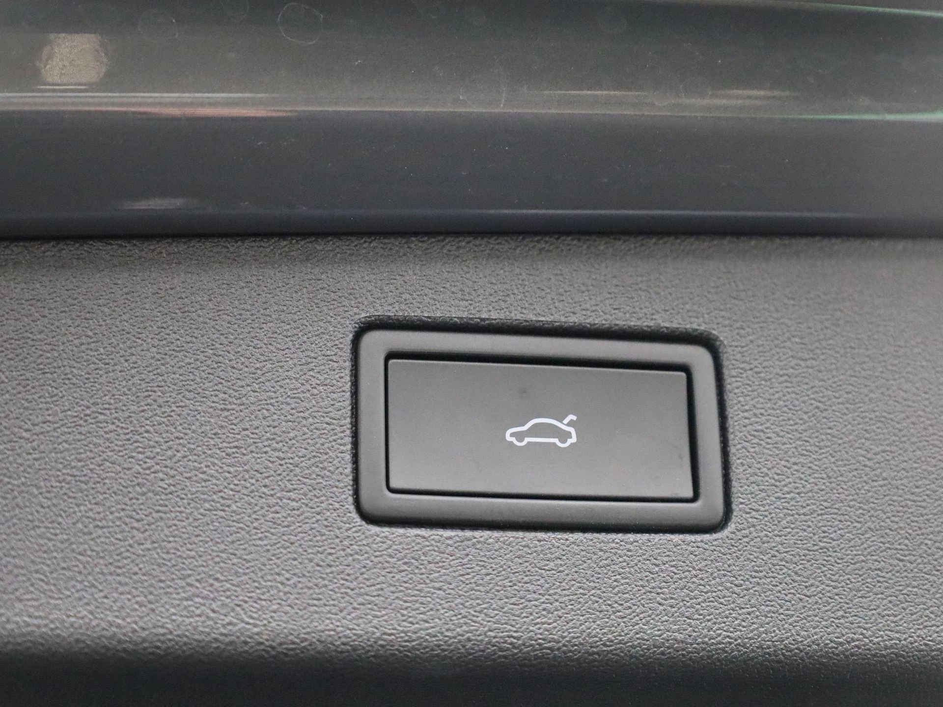 Volkswagen-Tiguan-image-14