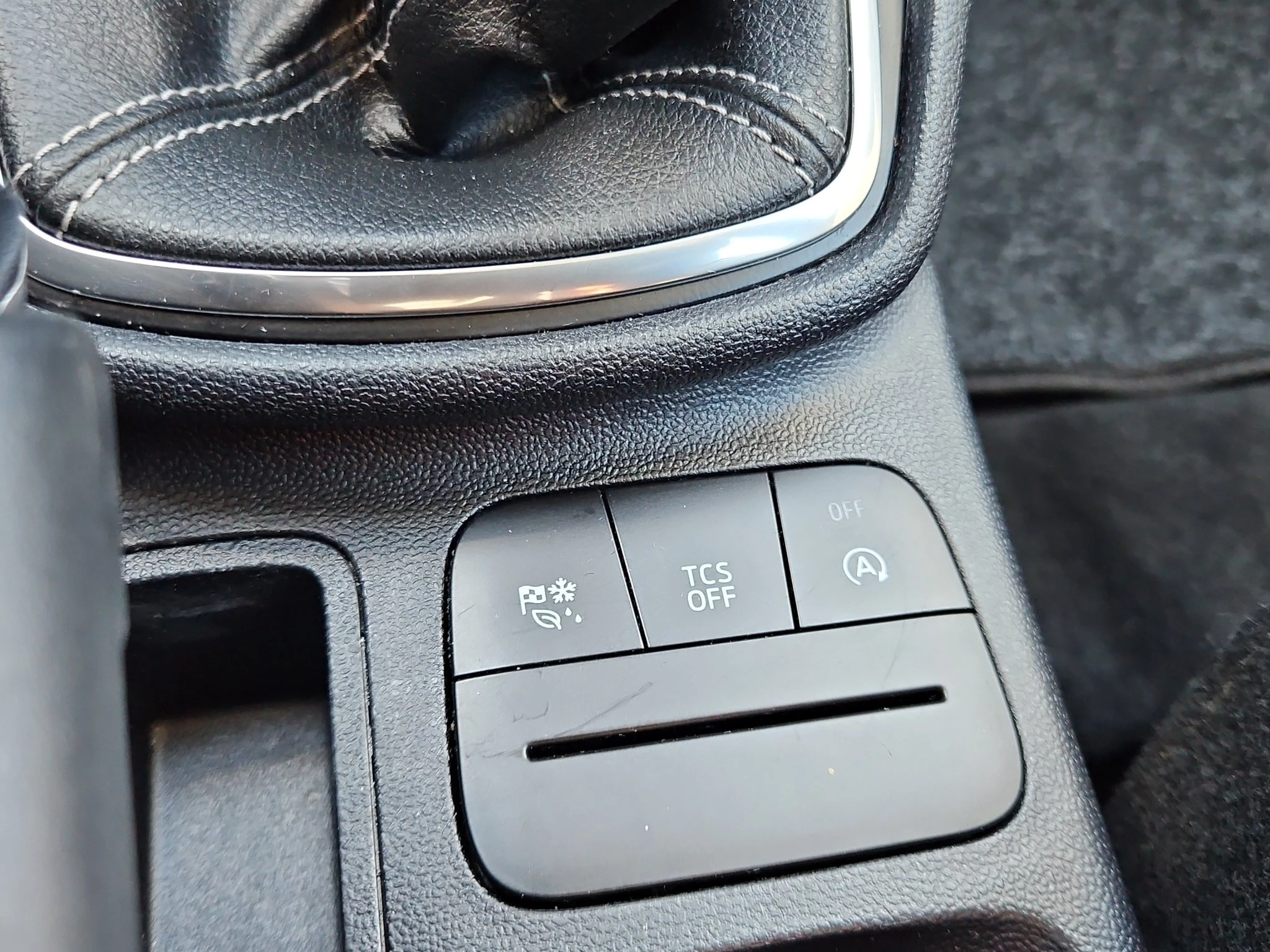 Ford Fiesta Titanium LED | KLIMAAUTOMATIK | PDC | BT