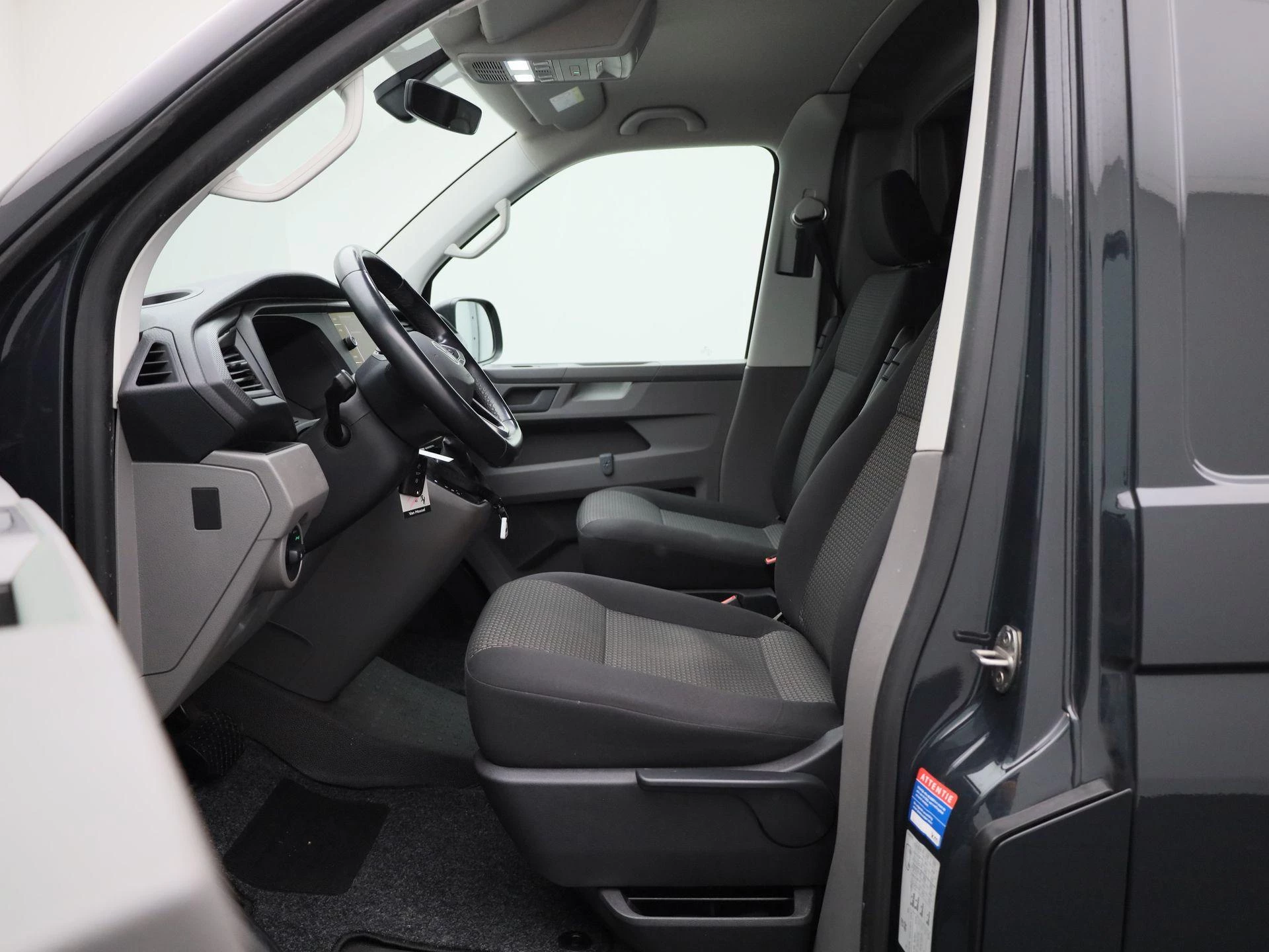 Volkswagen Transporter 2.0 TDI L2H1 150PK