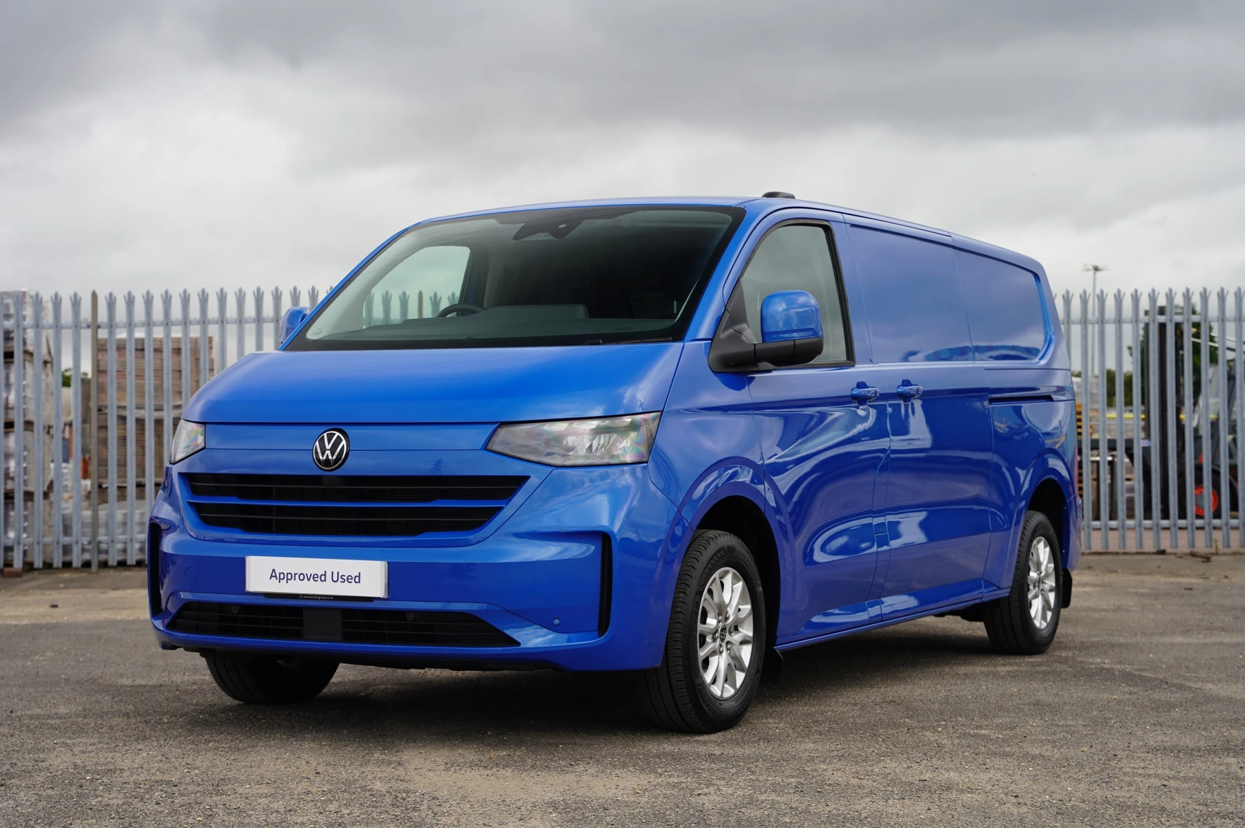 Volkswagen-Transporter-image-34