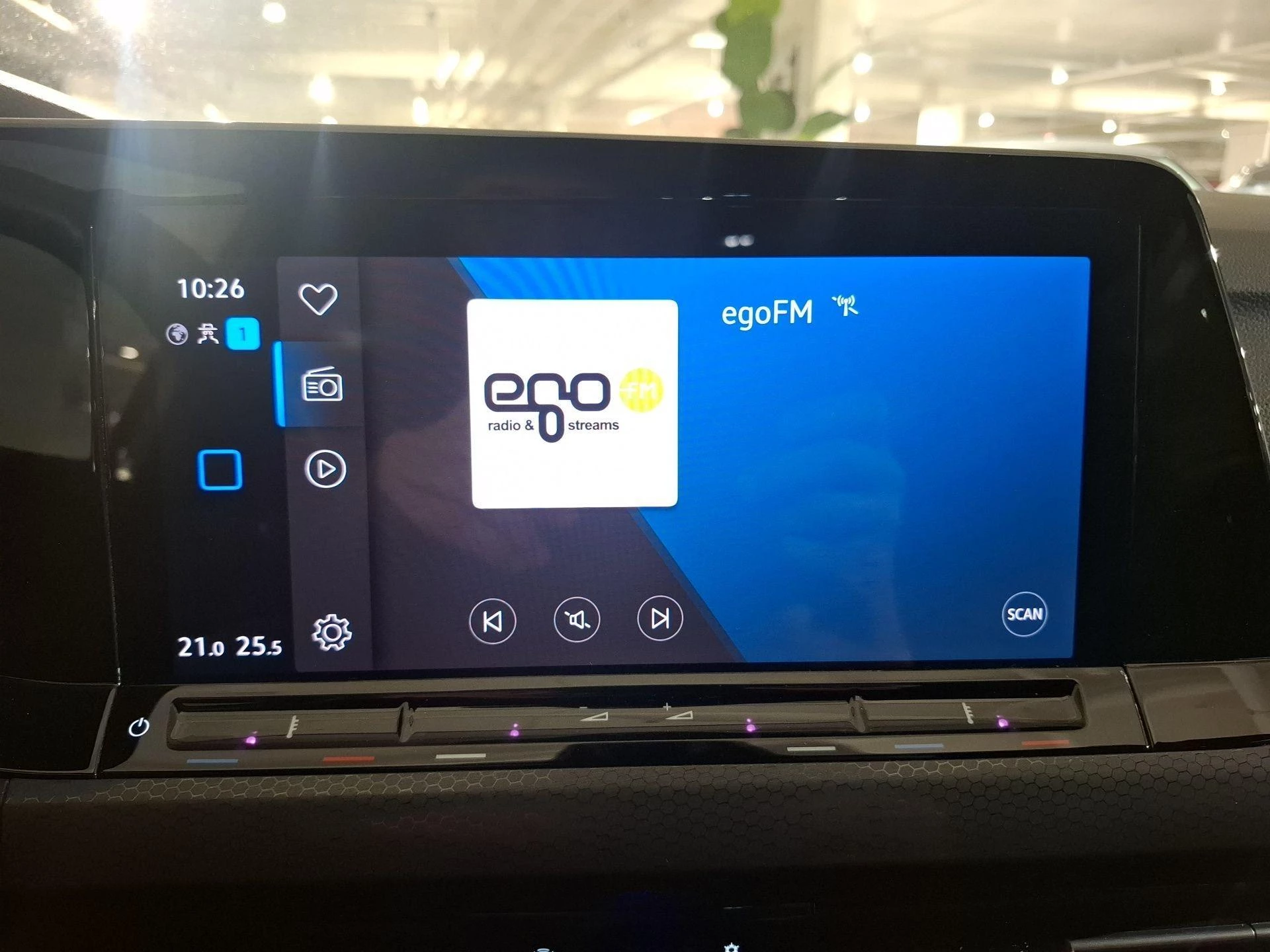 Volkswagen-Golf-image-2