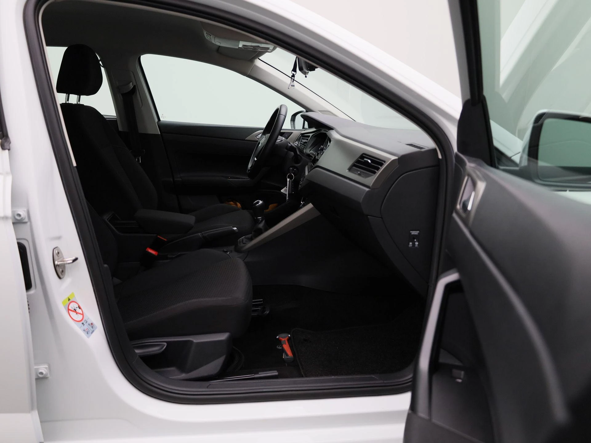 Volkswagen-Polo-image-32